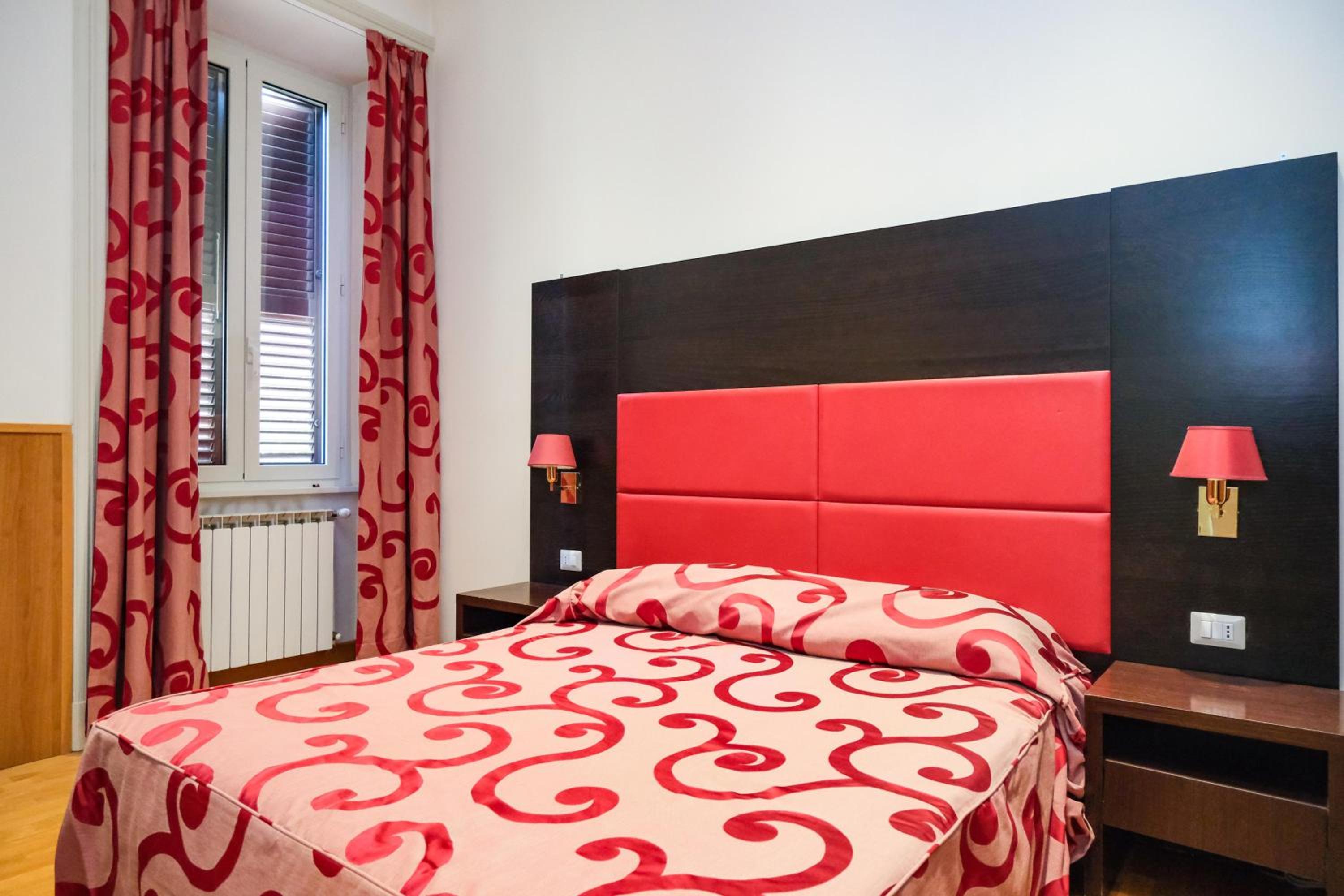 Double Room with Private External Bathroom photo 3