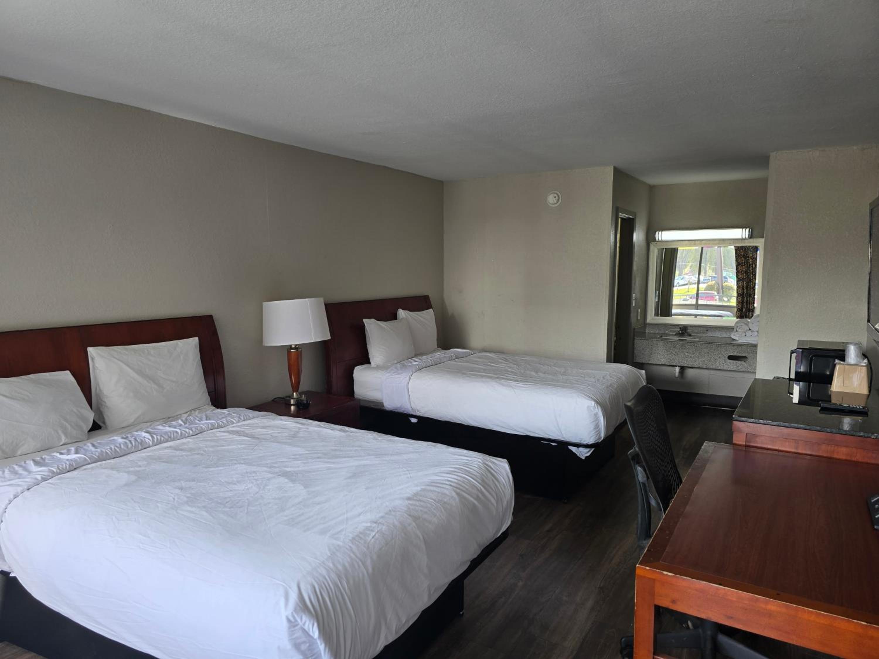 2 Full Beds | Non-Smoking - Photo 2