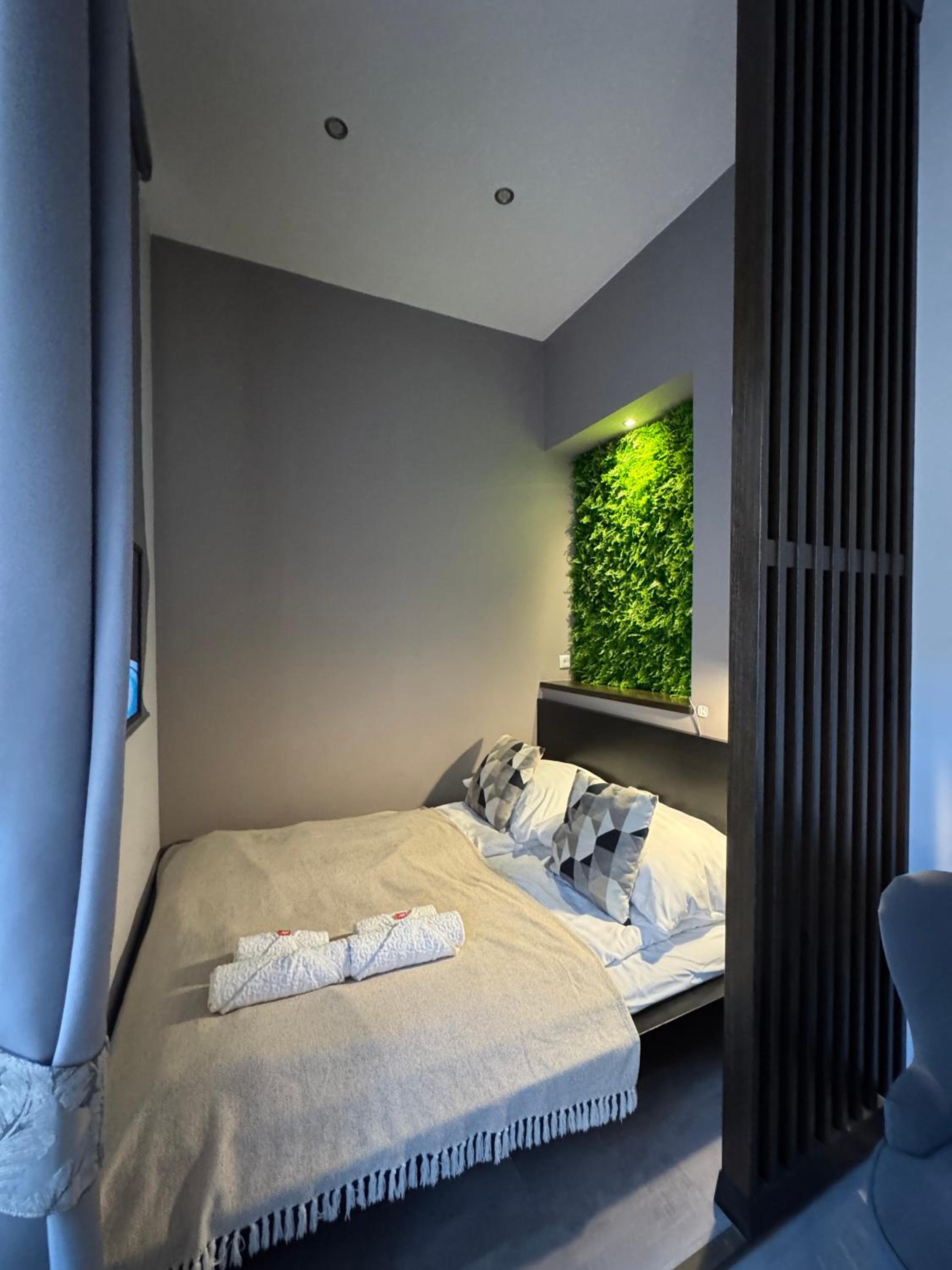 Deluxe Double Room with Shower - Photo 2