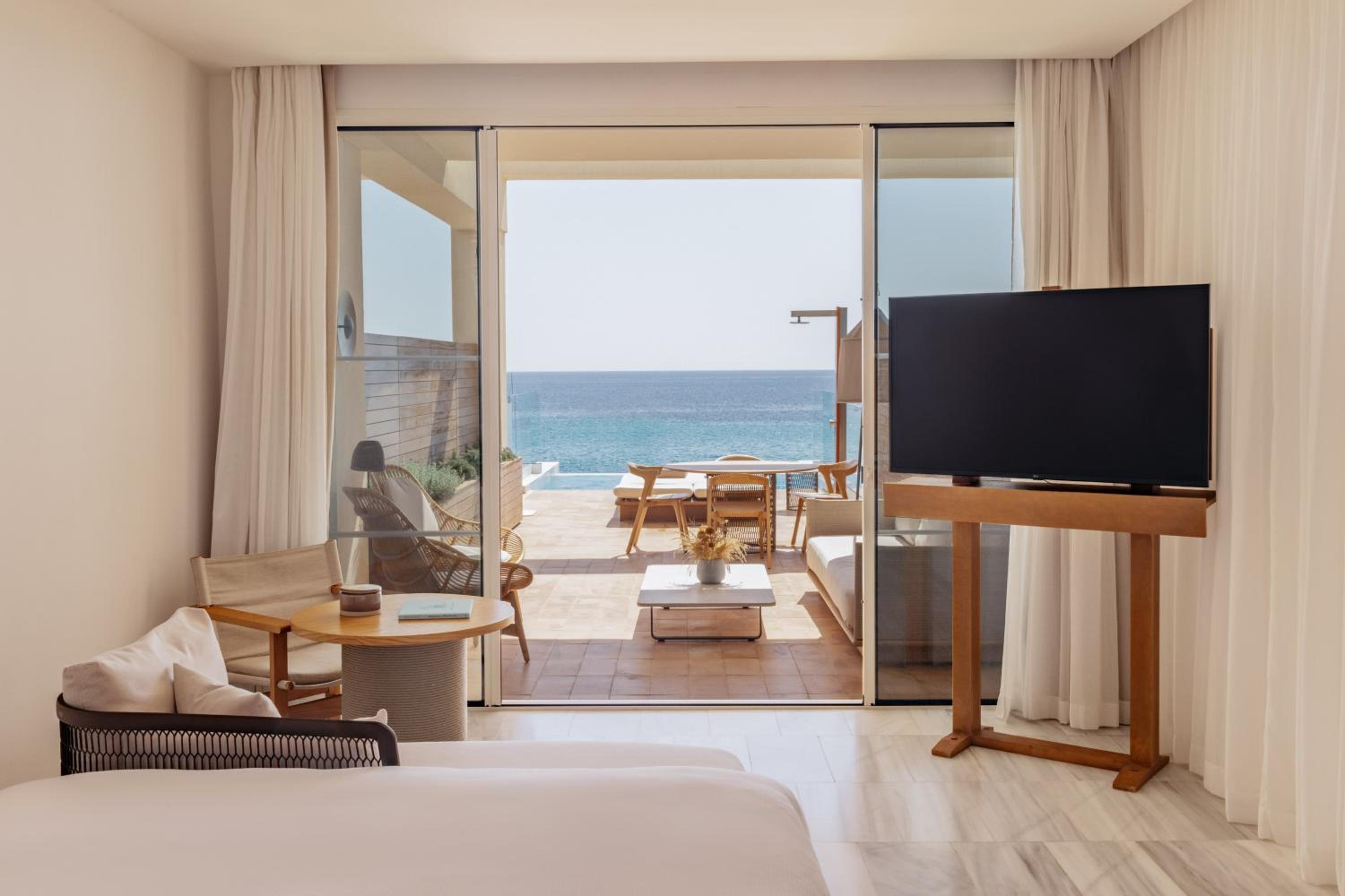 Master Suite with Private Pool Sea View - Photo 2