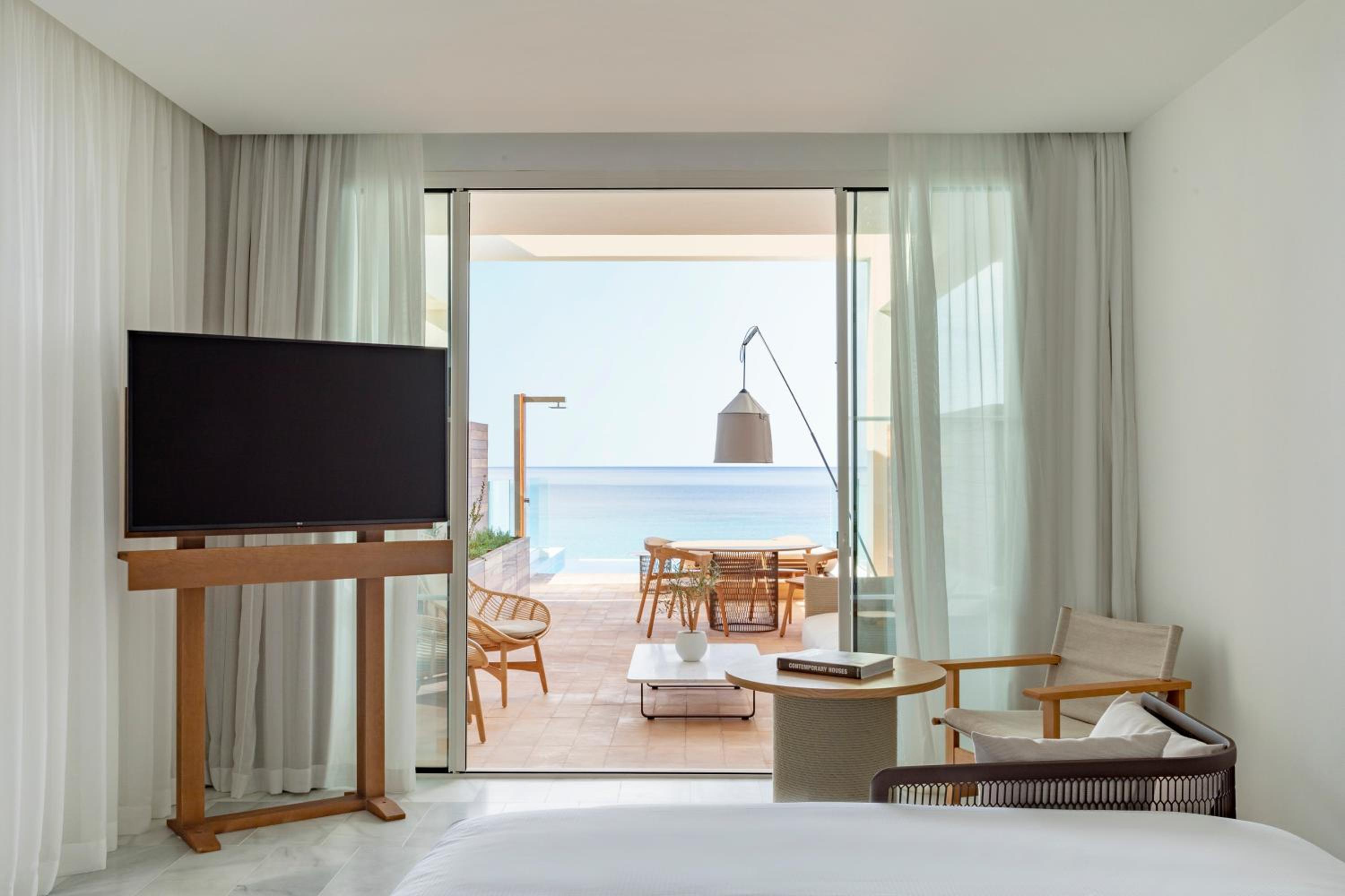 Master Suite with Private Pool Sea View - Photo 10