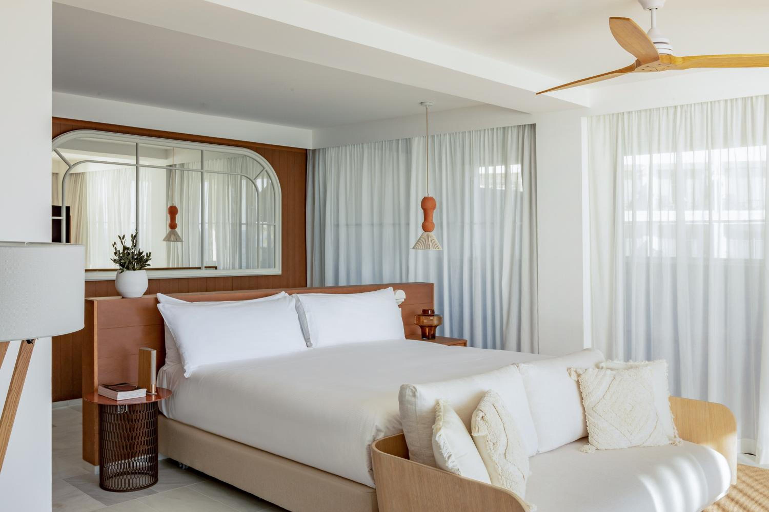 Master Suite with Private Pool Sea View - Photo 7