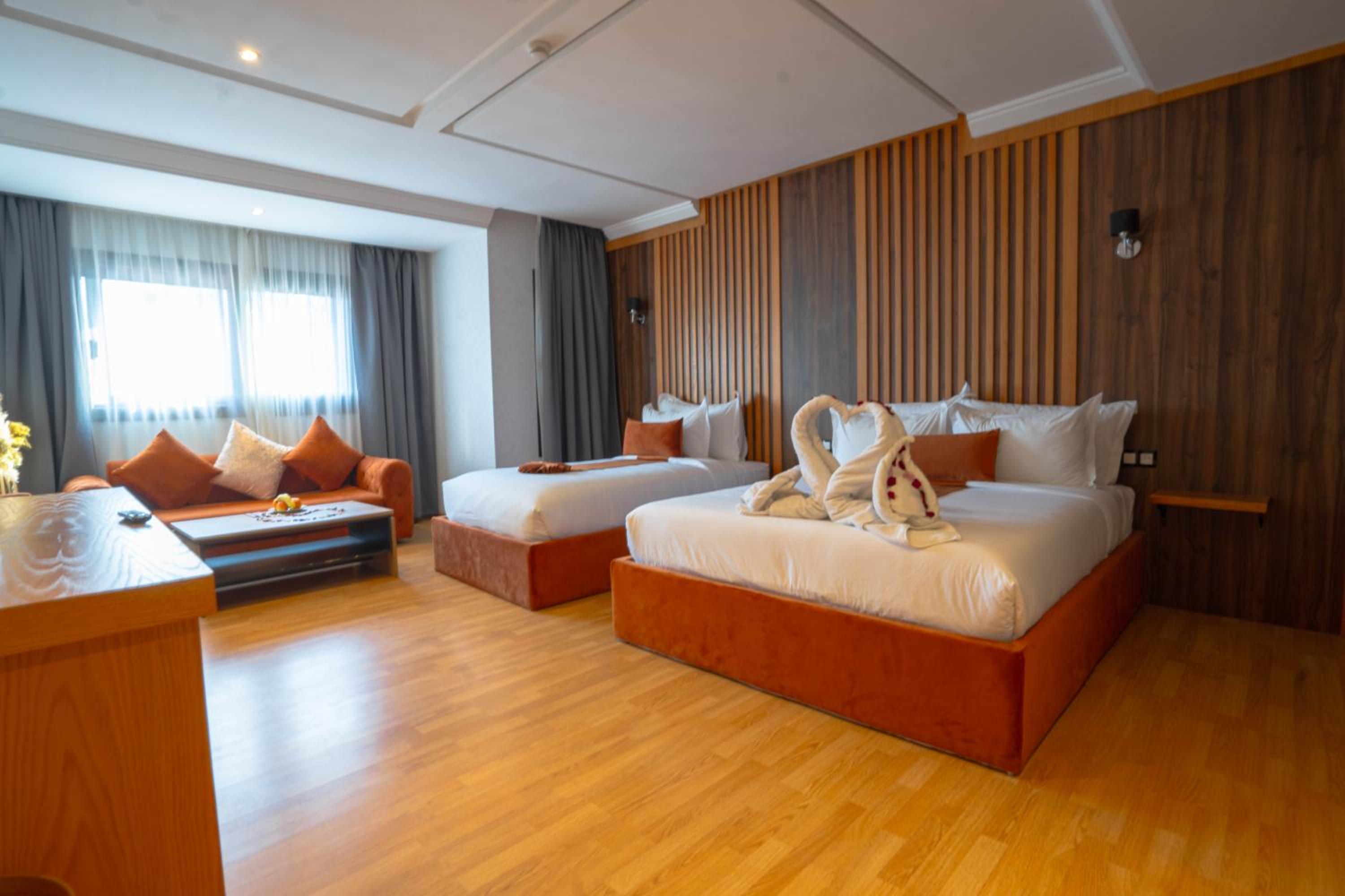Suite with City View photo 2