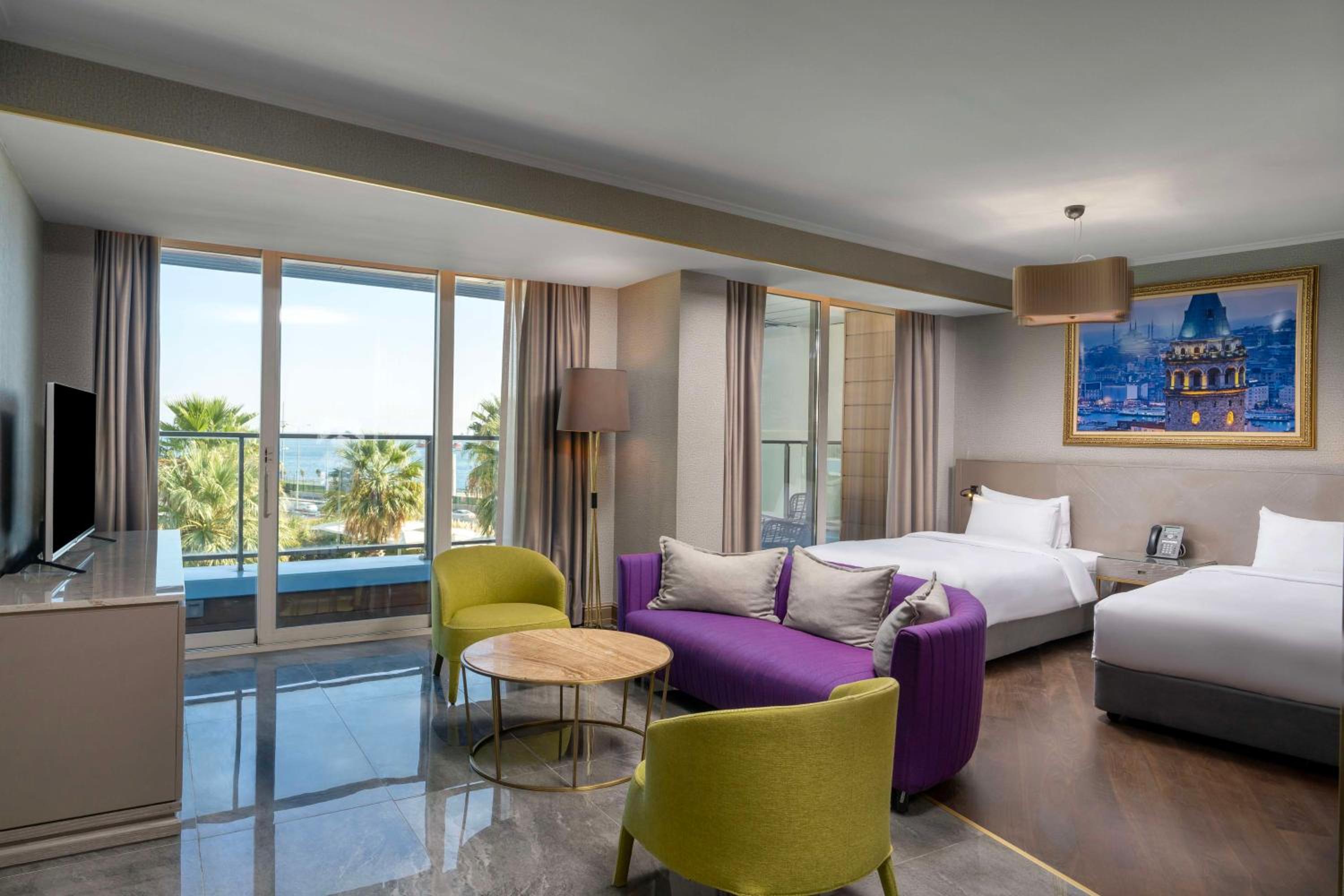 Junior Suite with Balcony and Sea View - Photo 9