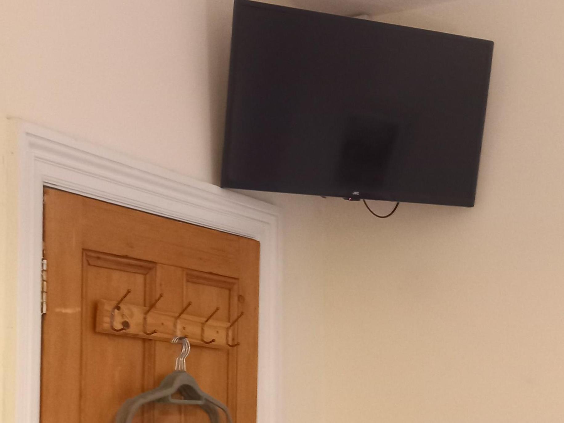 Twin Room - Photo 5