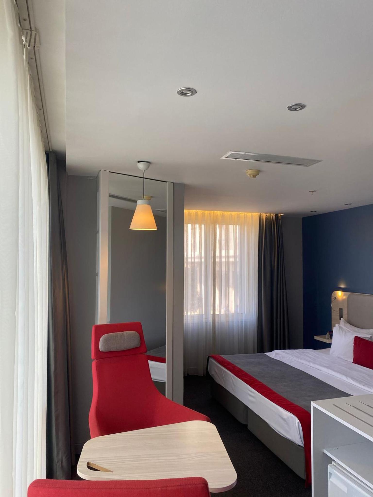 Standard Room with Free Breakfast photo 3