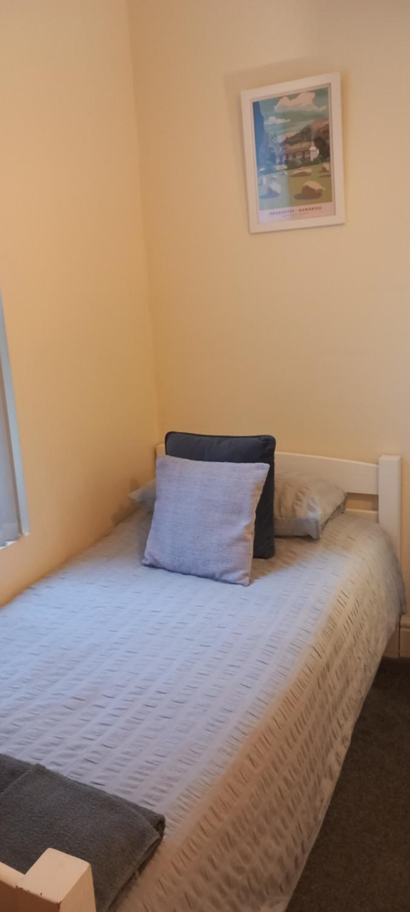 Twin Room - Photo 3