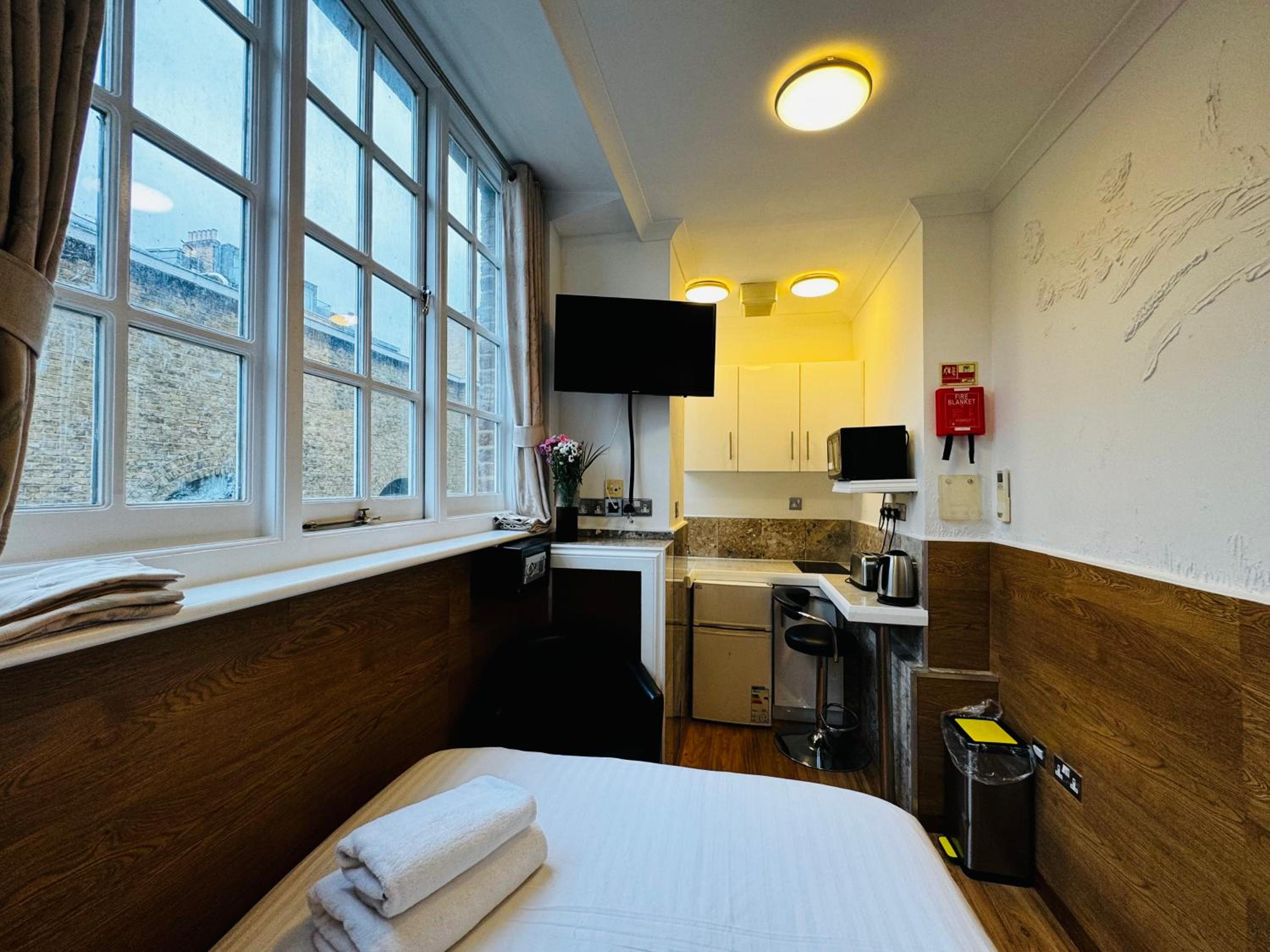 Economy Double Room photo 1