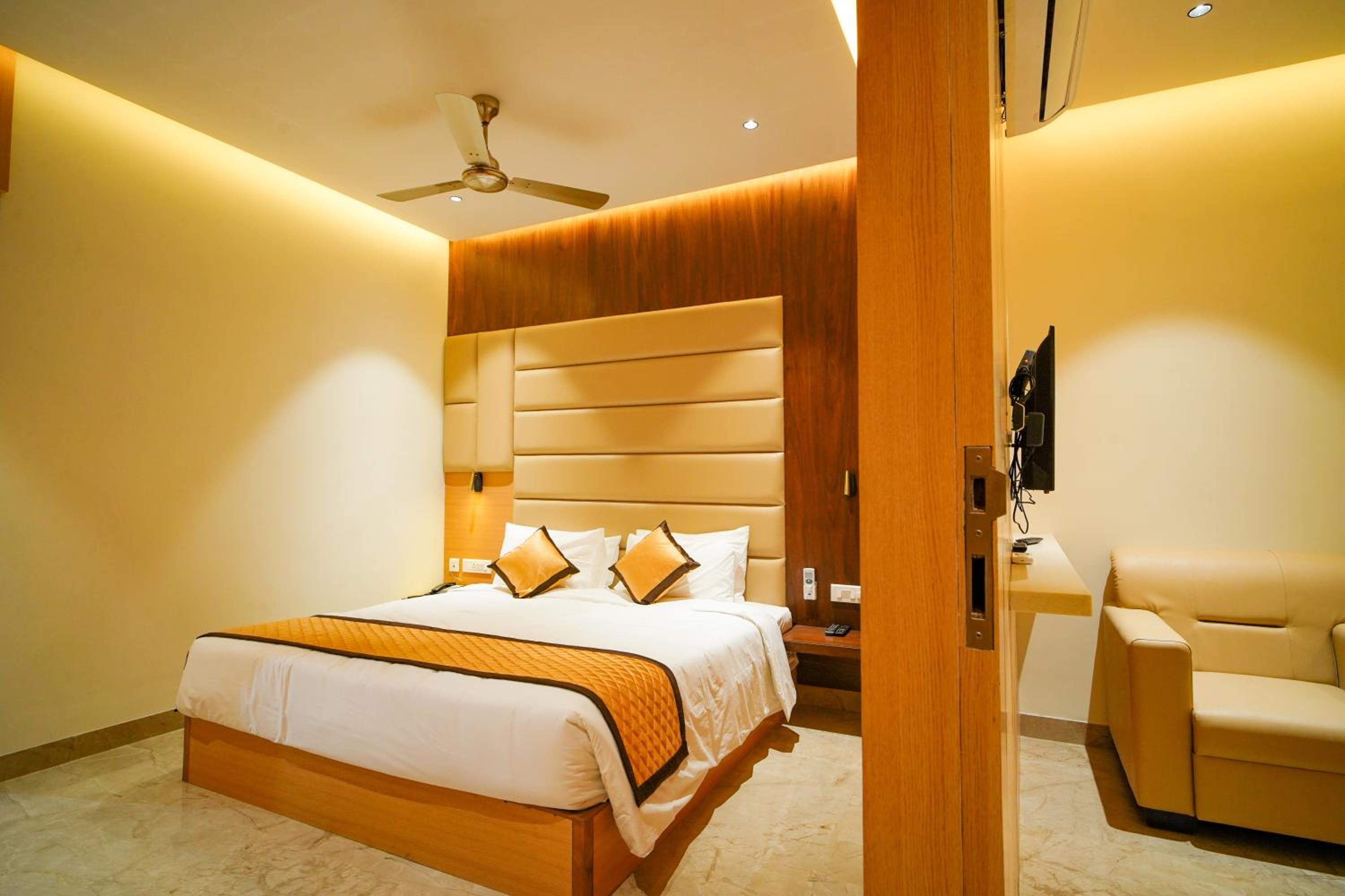Suite - Photo 2