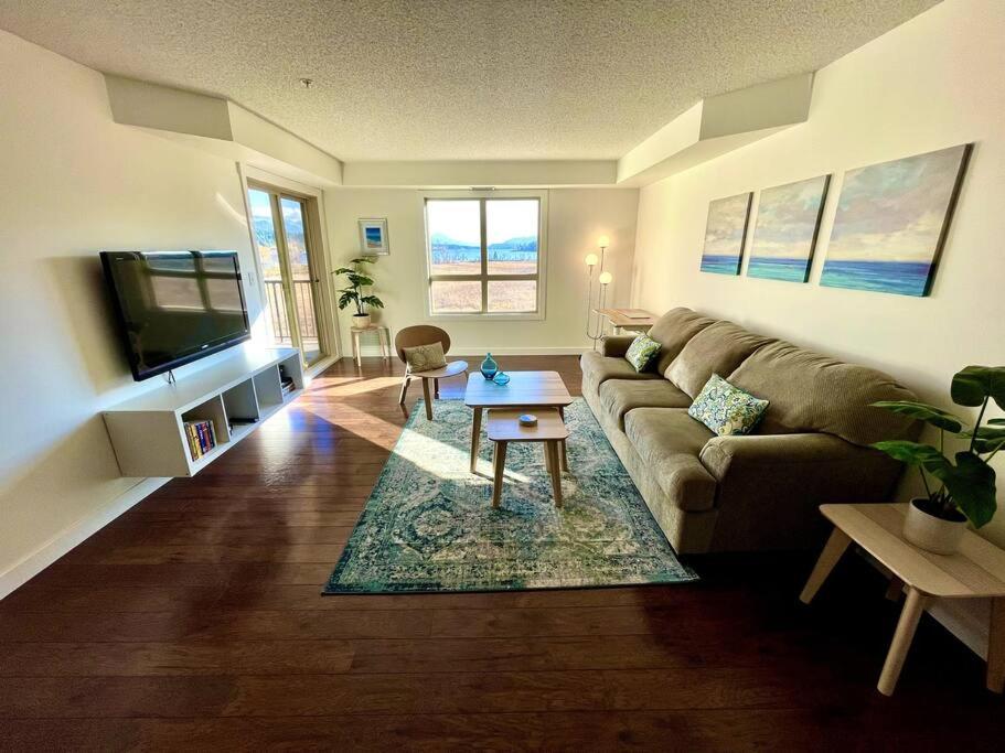 Three-Bedroom Apartment photo 3