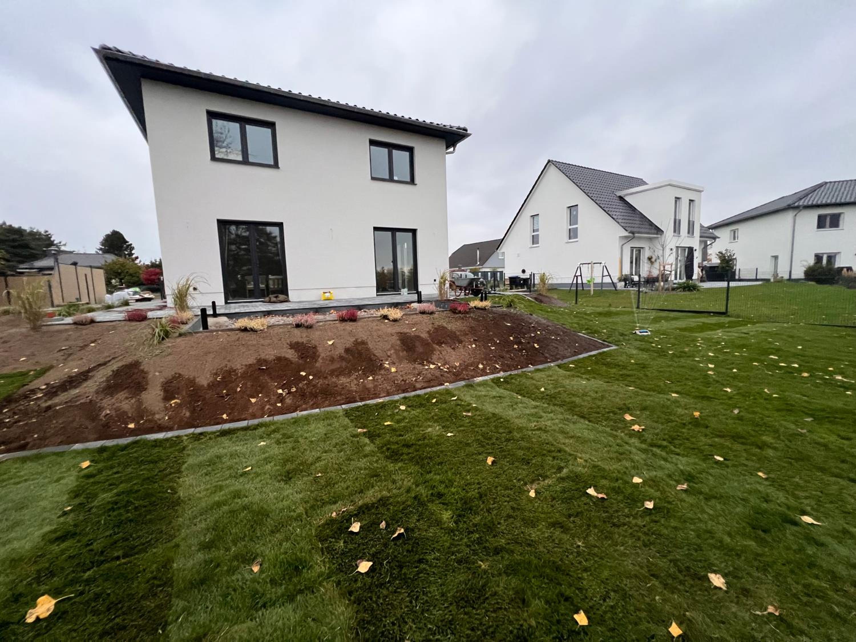 Three-Bedroom House photo 2