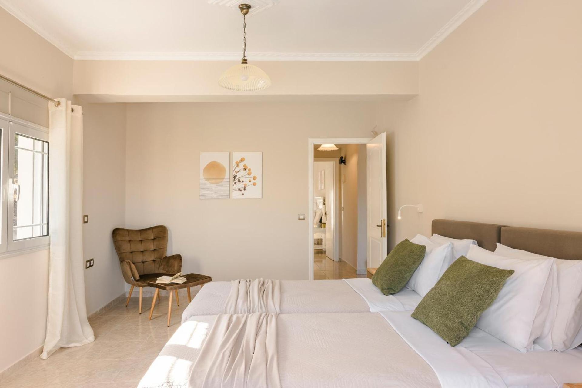 Three-Bedroom Villa photo 3