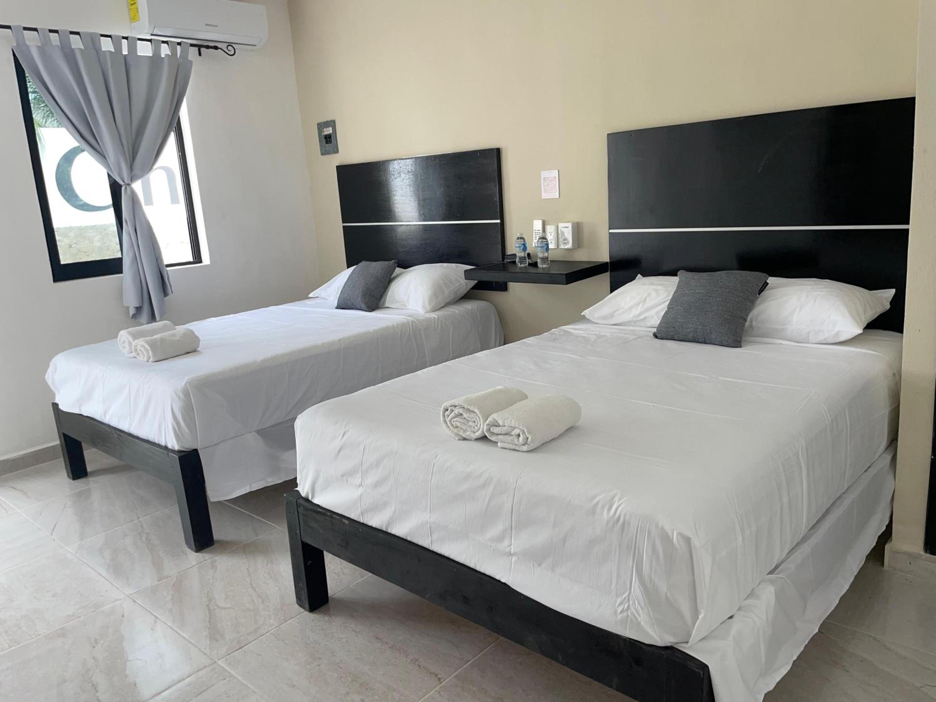 Double Room with Two Double Beds - Photo 1
