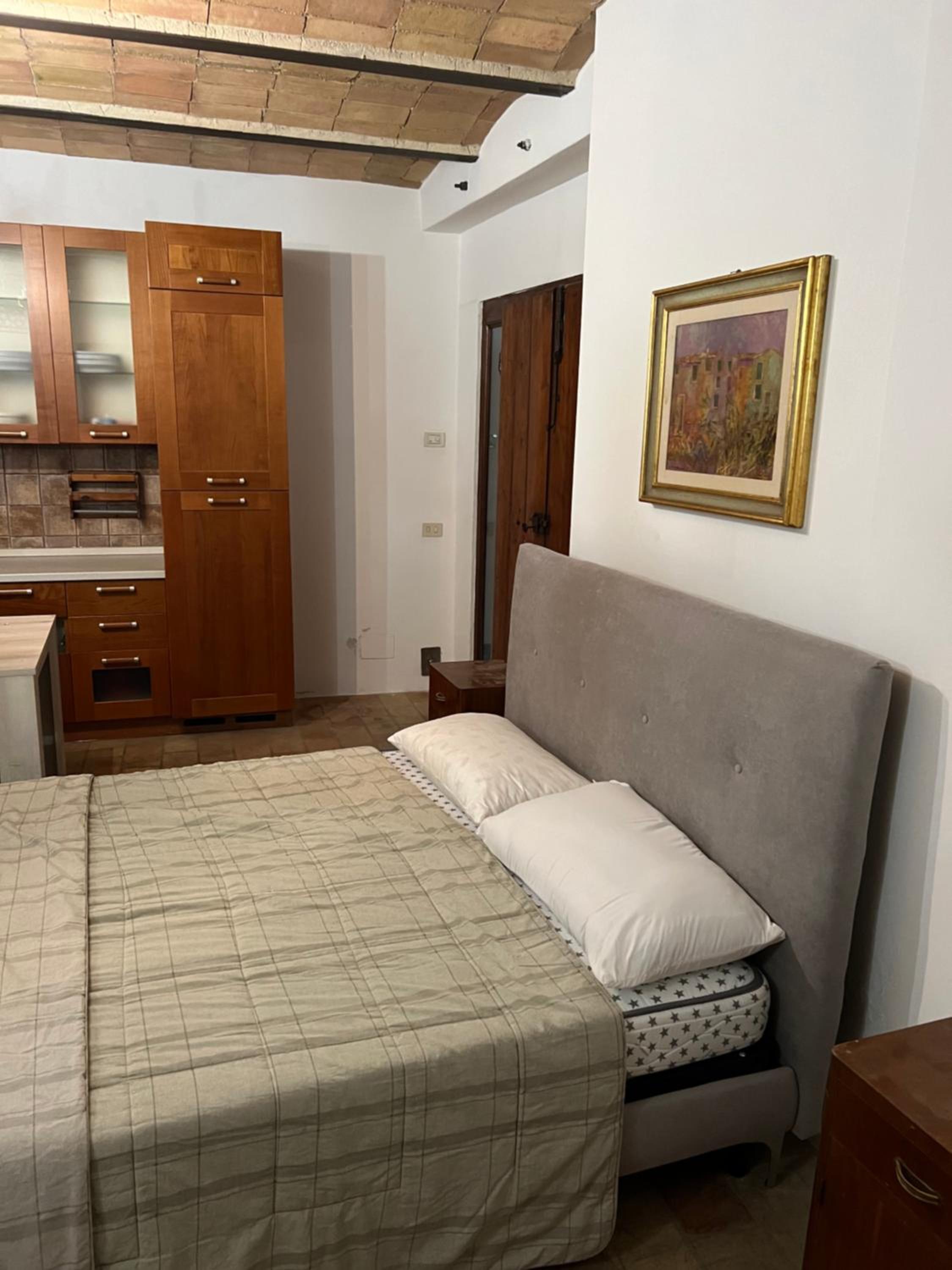One-Bedroom Apartment photo 3