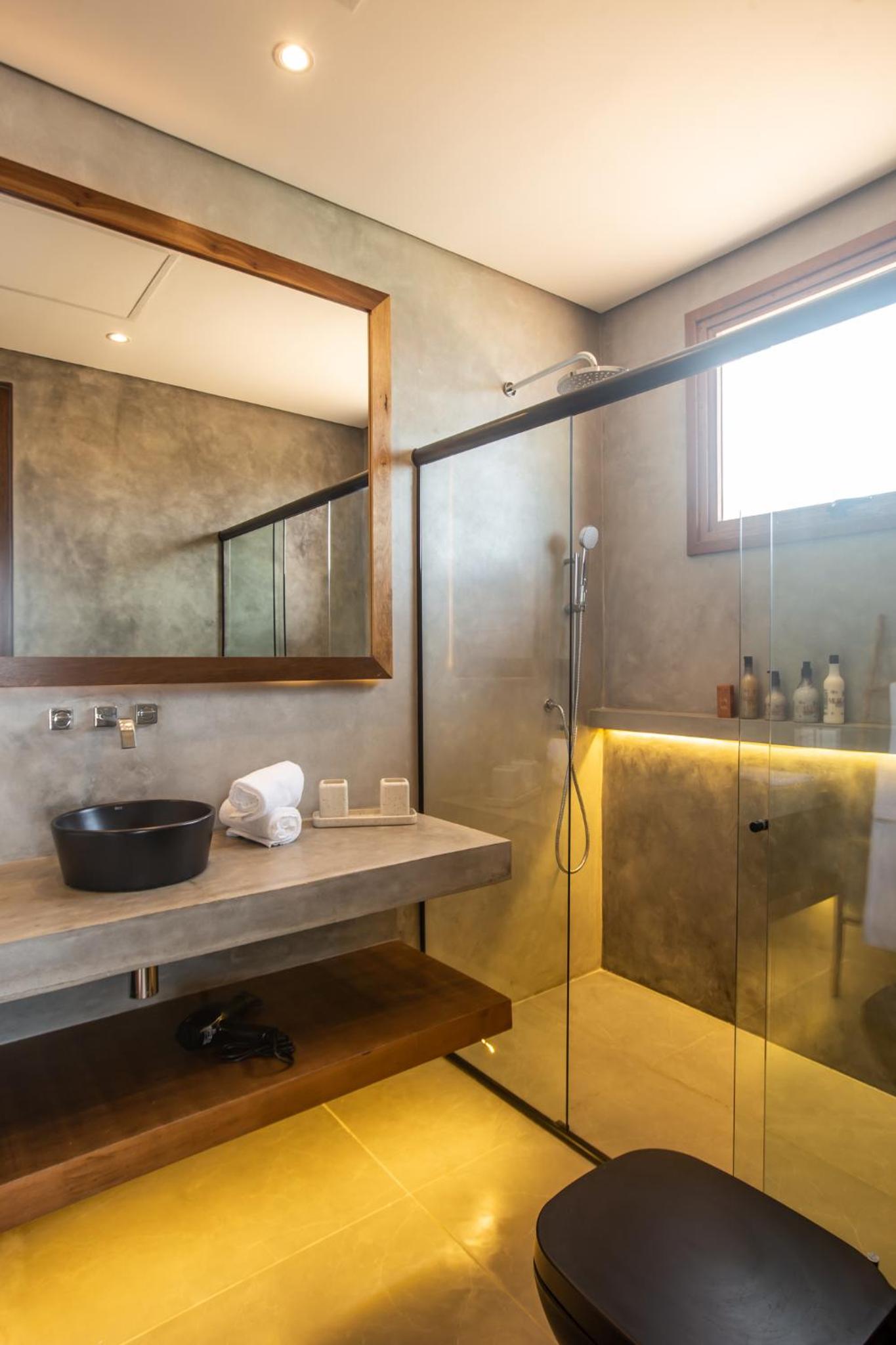 Deluxe King Suite photo 2