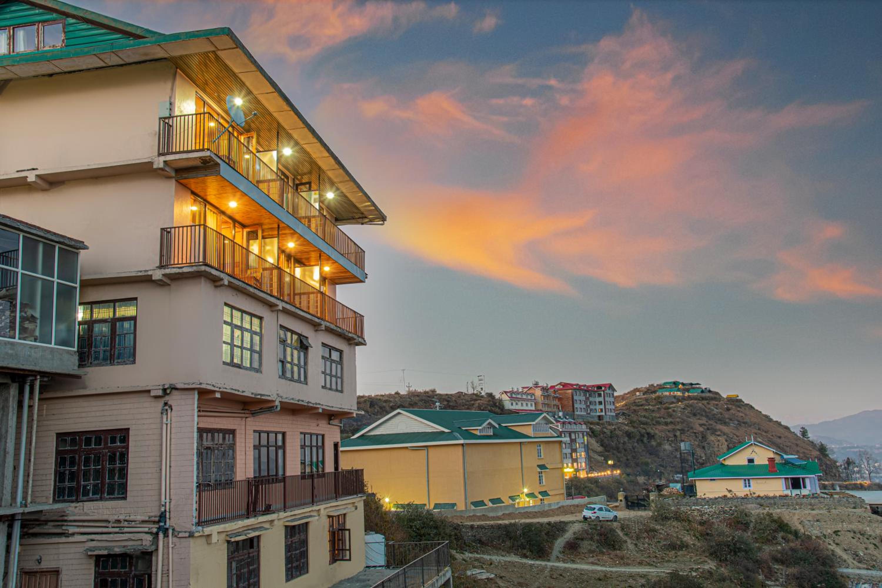 King Suite with Balcony photo 2
