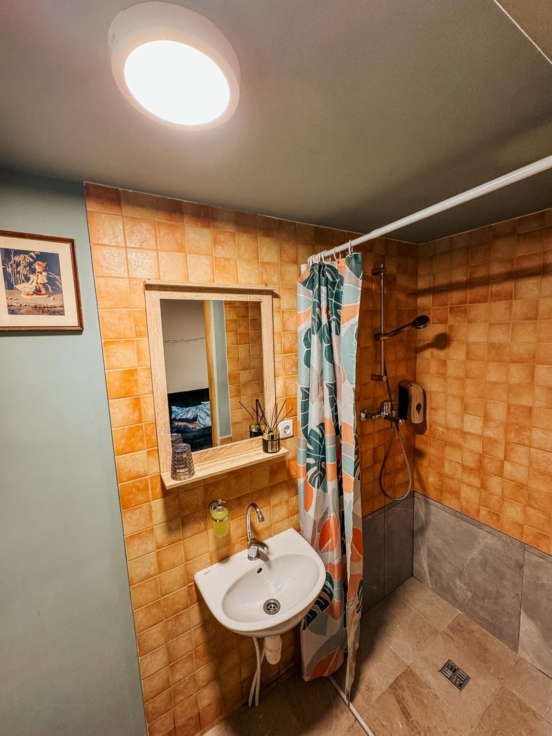 One-Bedroom Apartment - Photo 14