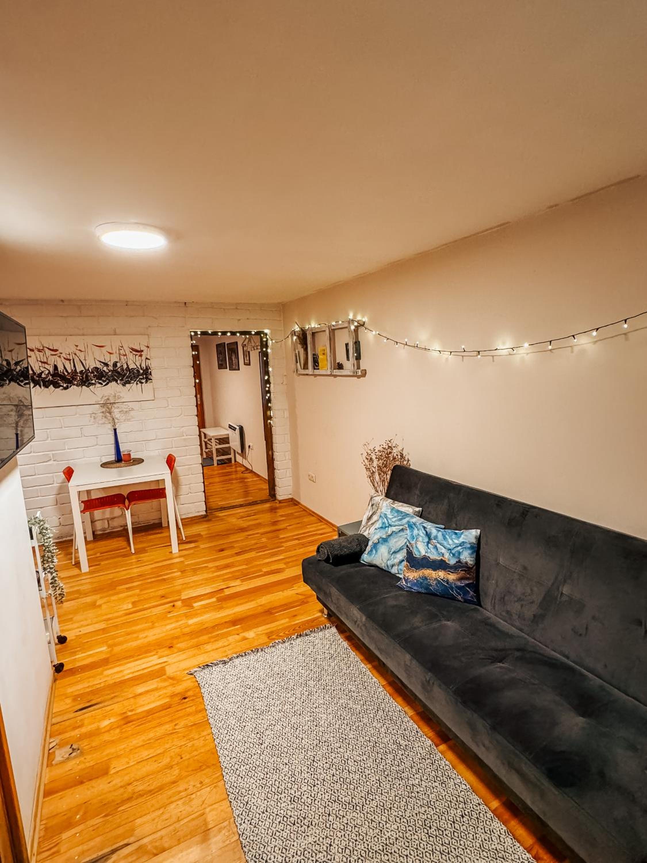 One-Bedroom Apartment - Photo 17