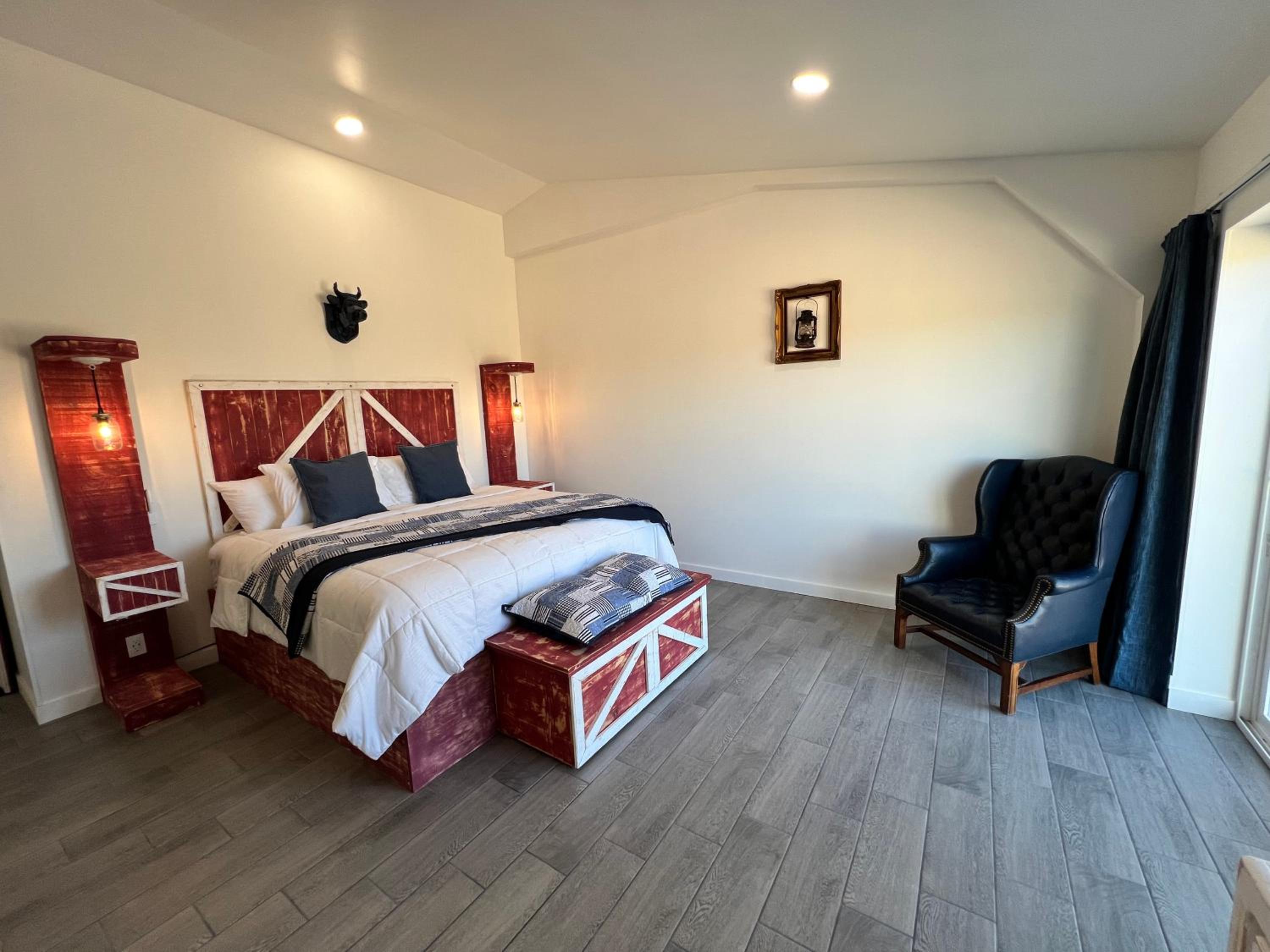 King Room with Mountain View photo 2