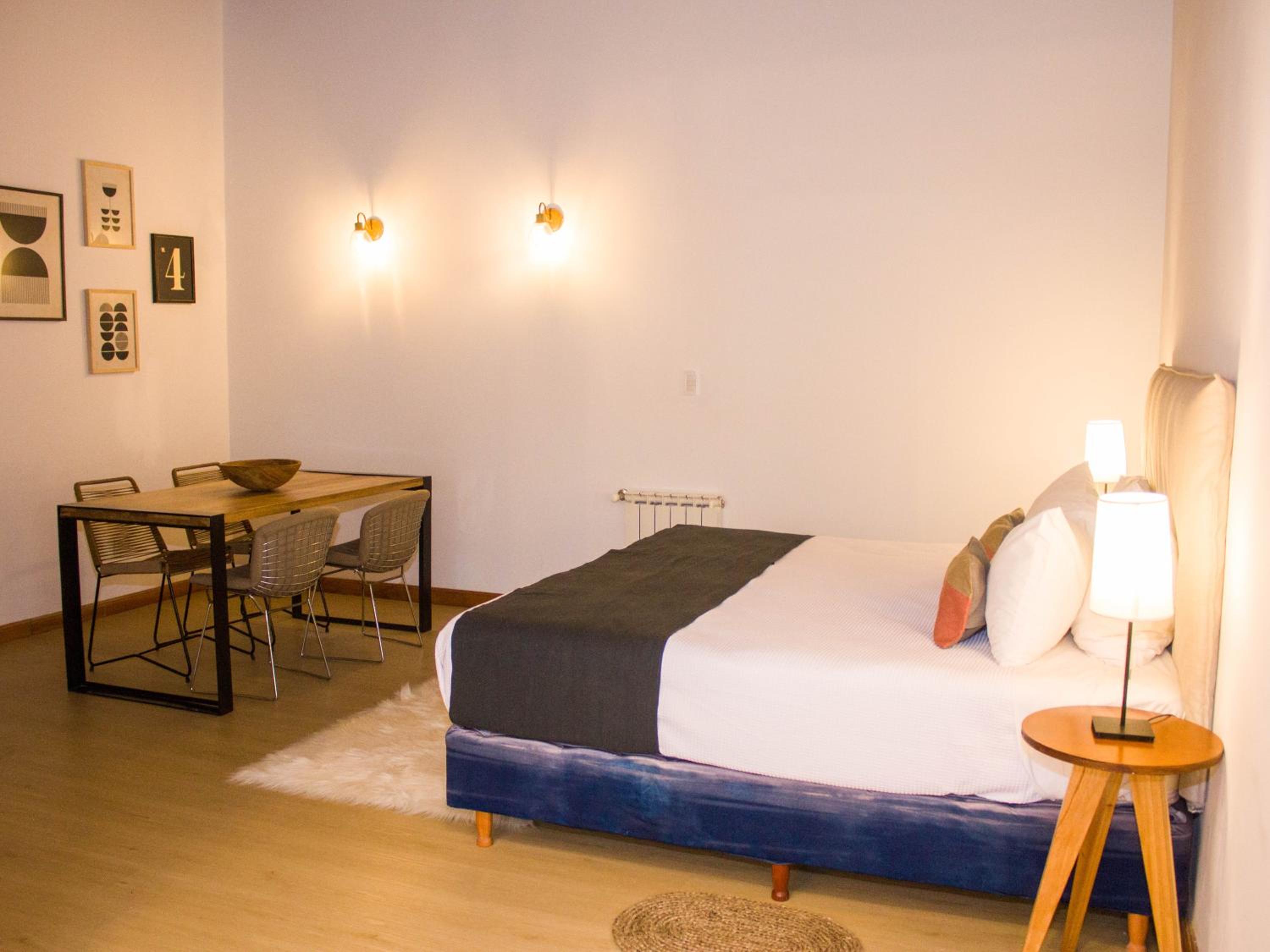 Deluxe Room (1 adult + 2 children)