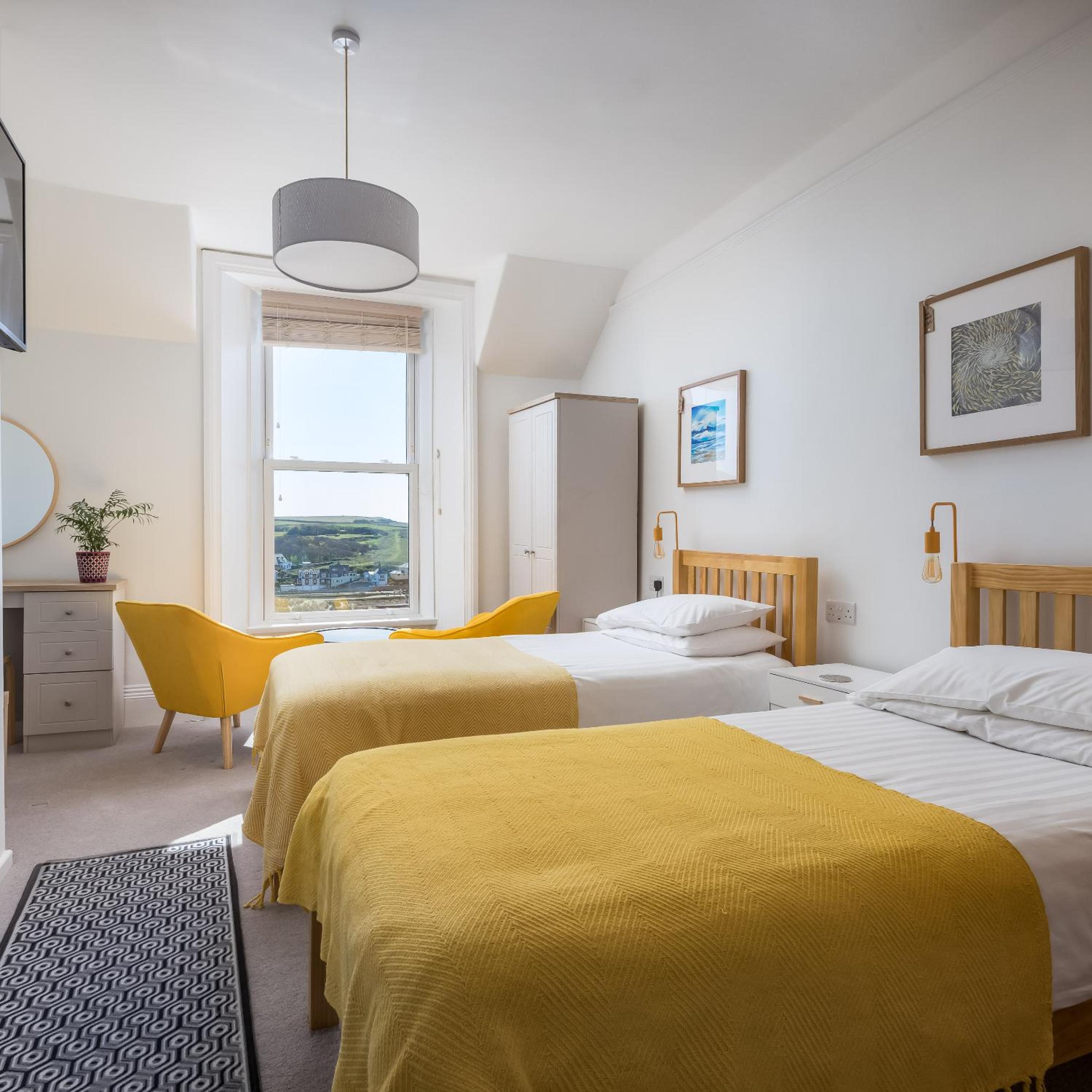 Sea View Twin Room En-suite photo 1