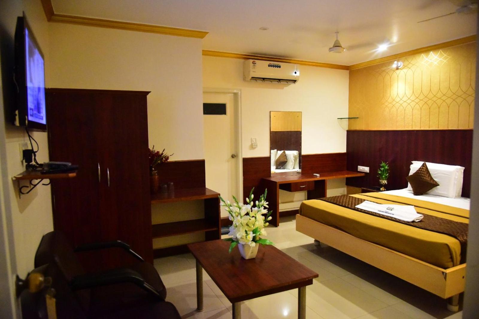 Deluxe Queen Room