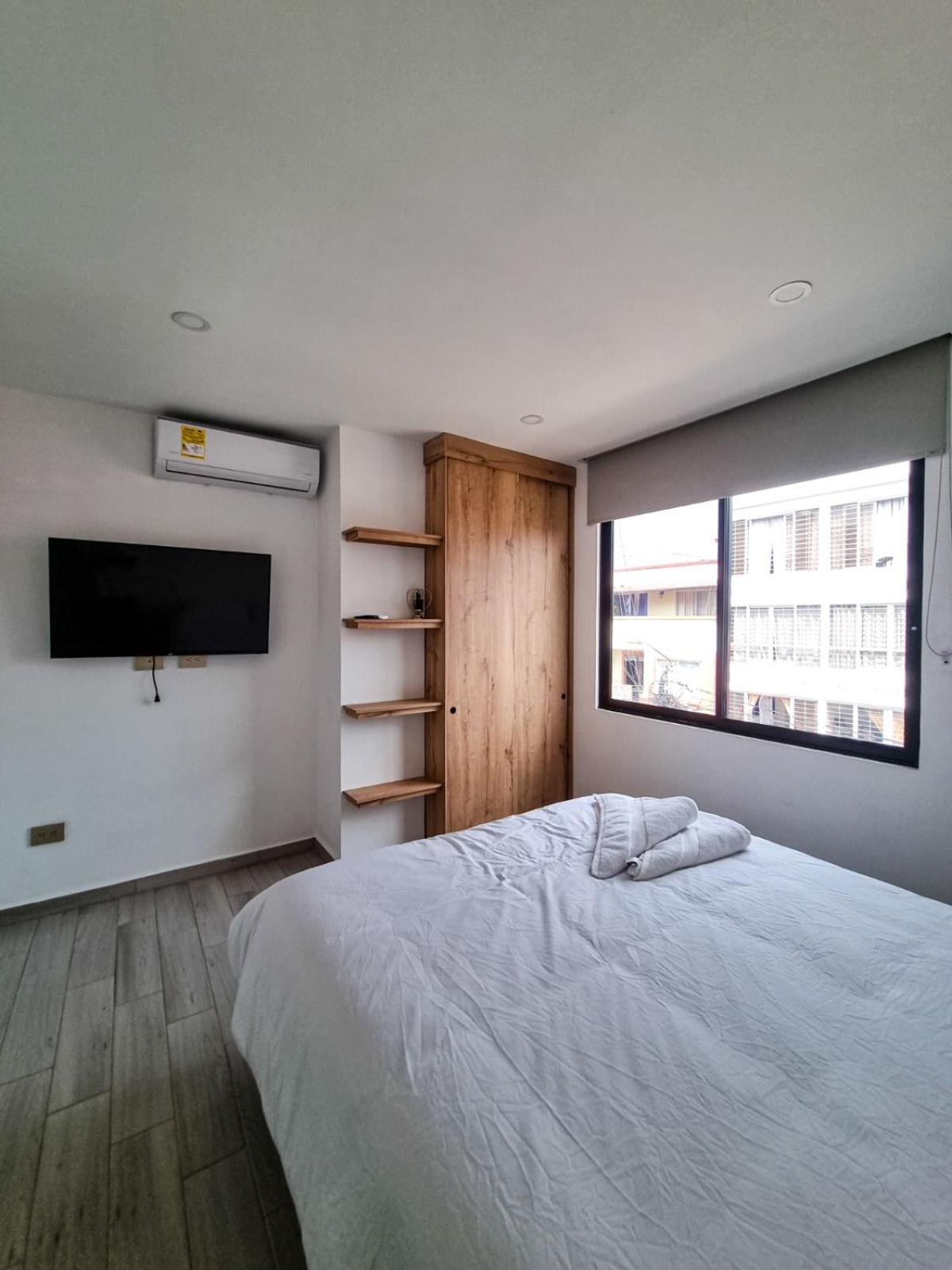 Studio Apartment photo 3