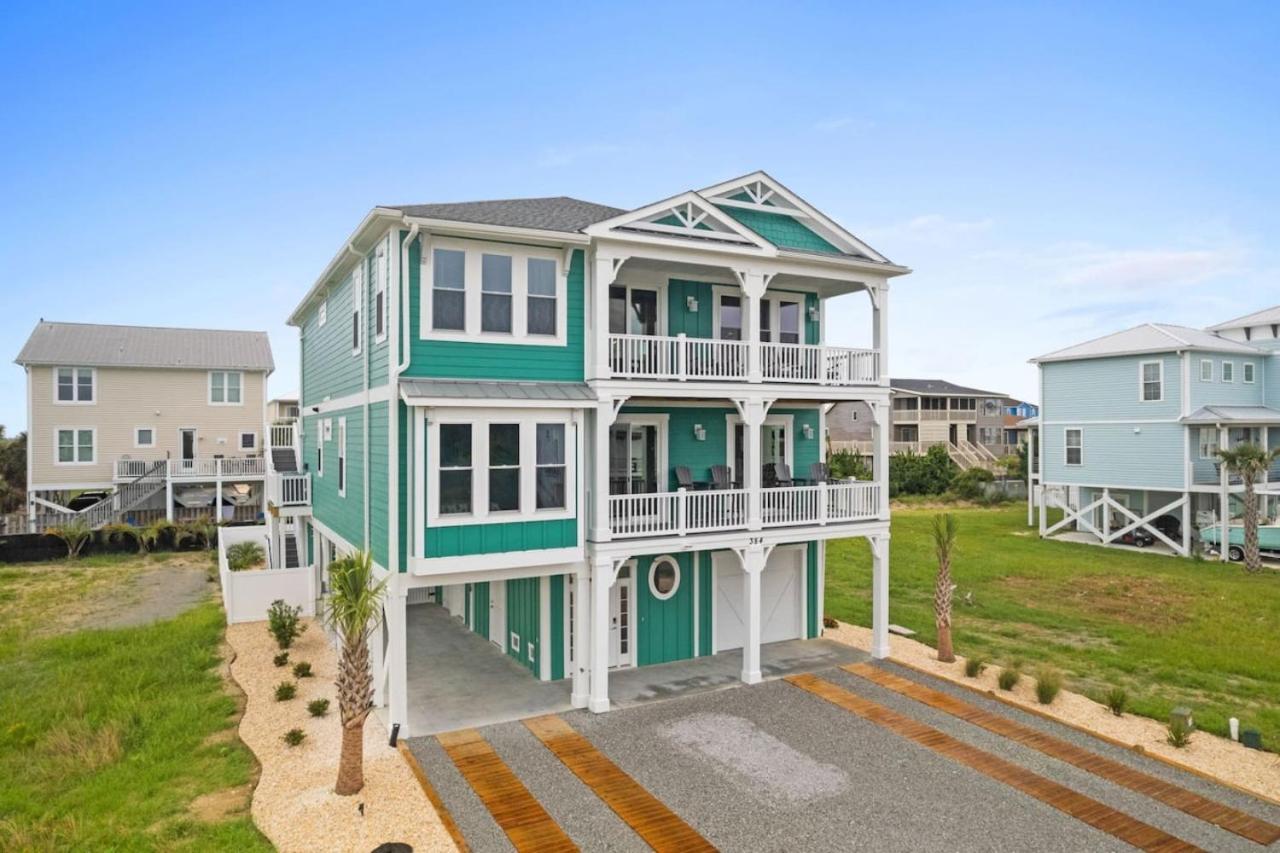 Six-Bedroom House photo 2