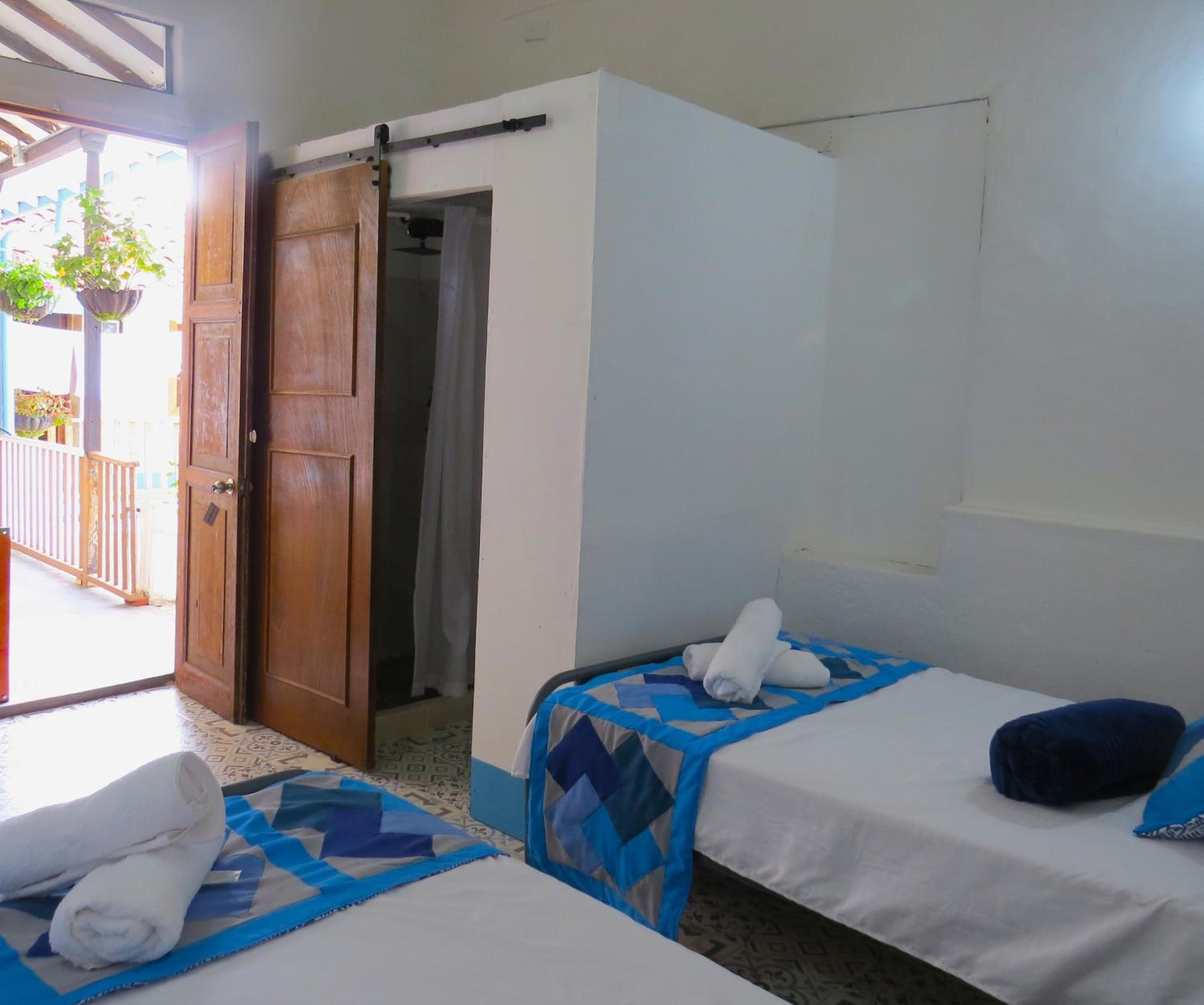 Twin Room with Private Bathroom photo 3