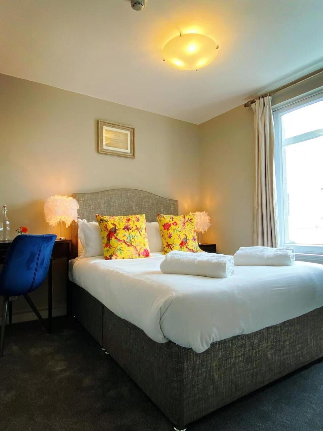 Small Double Room - Photo 1