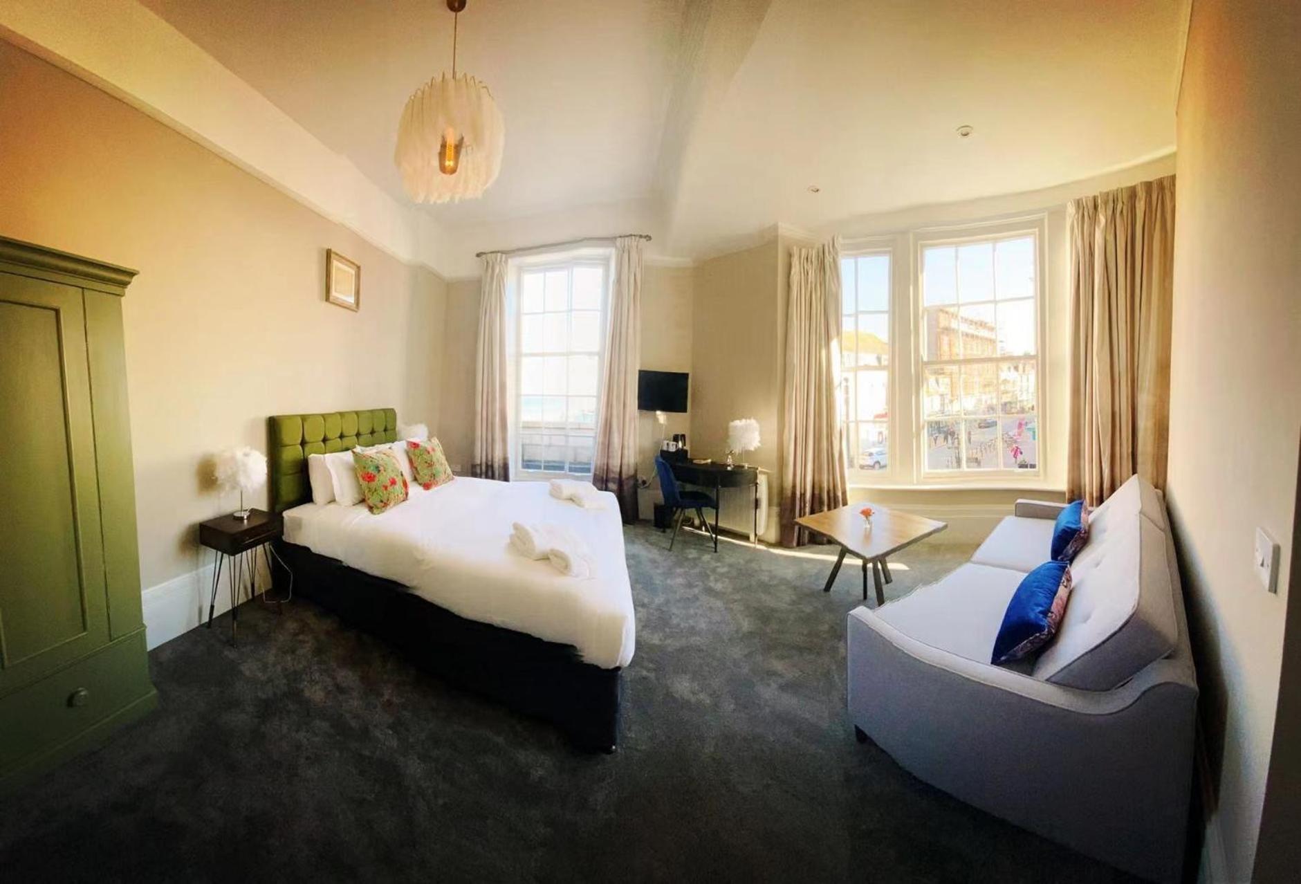King Suite with Sea View - Photo 11