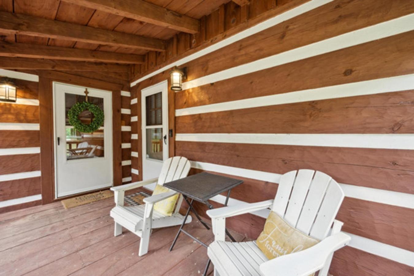 Five-Bedroom House photo 2