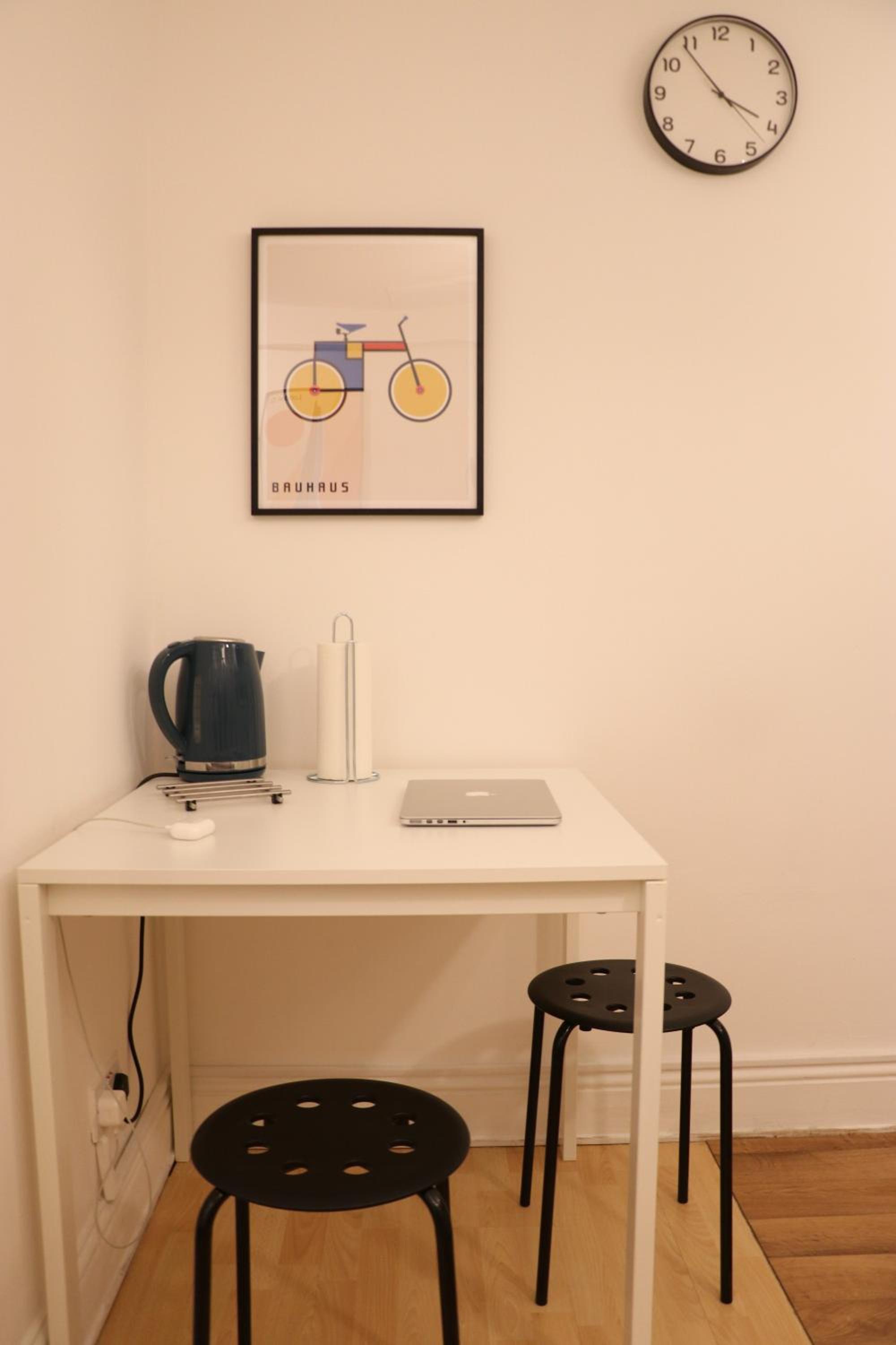 One-Bedroom Apartment photo 3