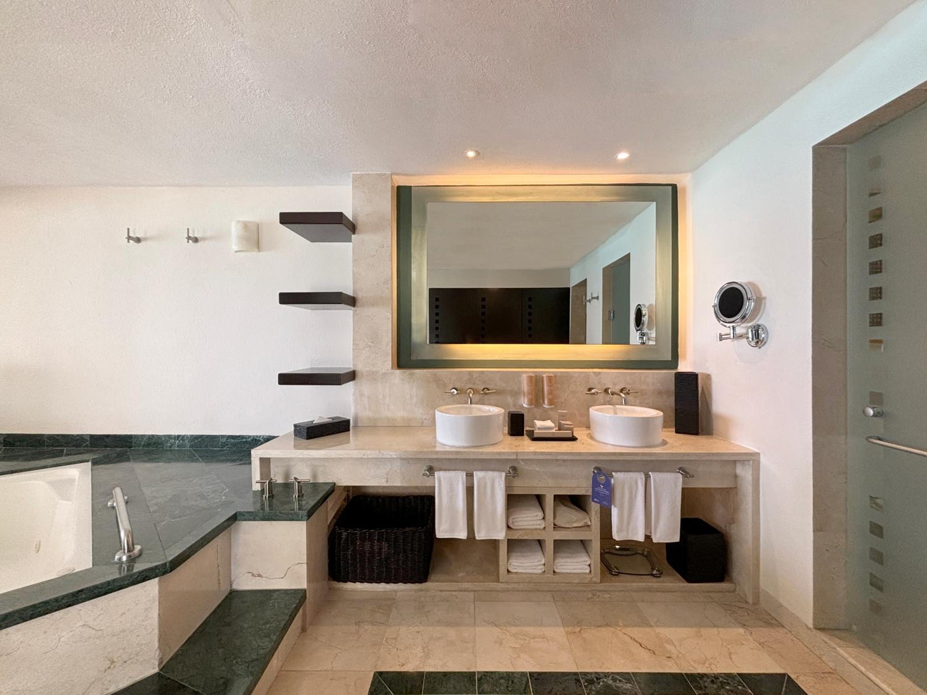 Grand Royal Suite Jacuzzi (adults only +18)