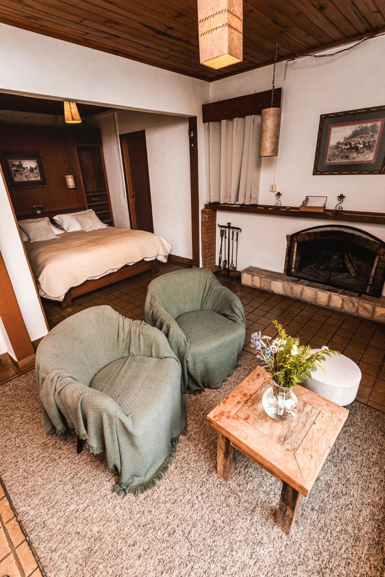 Suite with Hot Tub - Photo 1