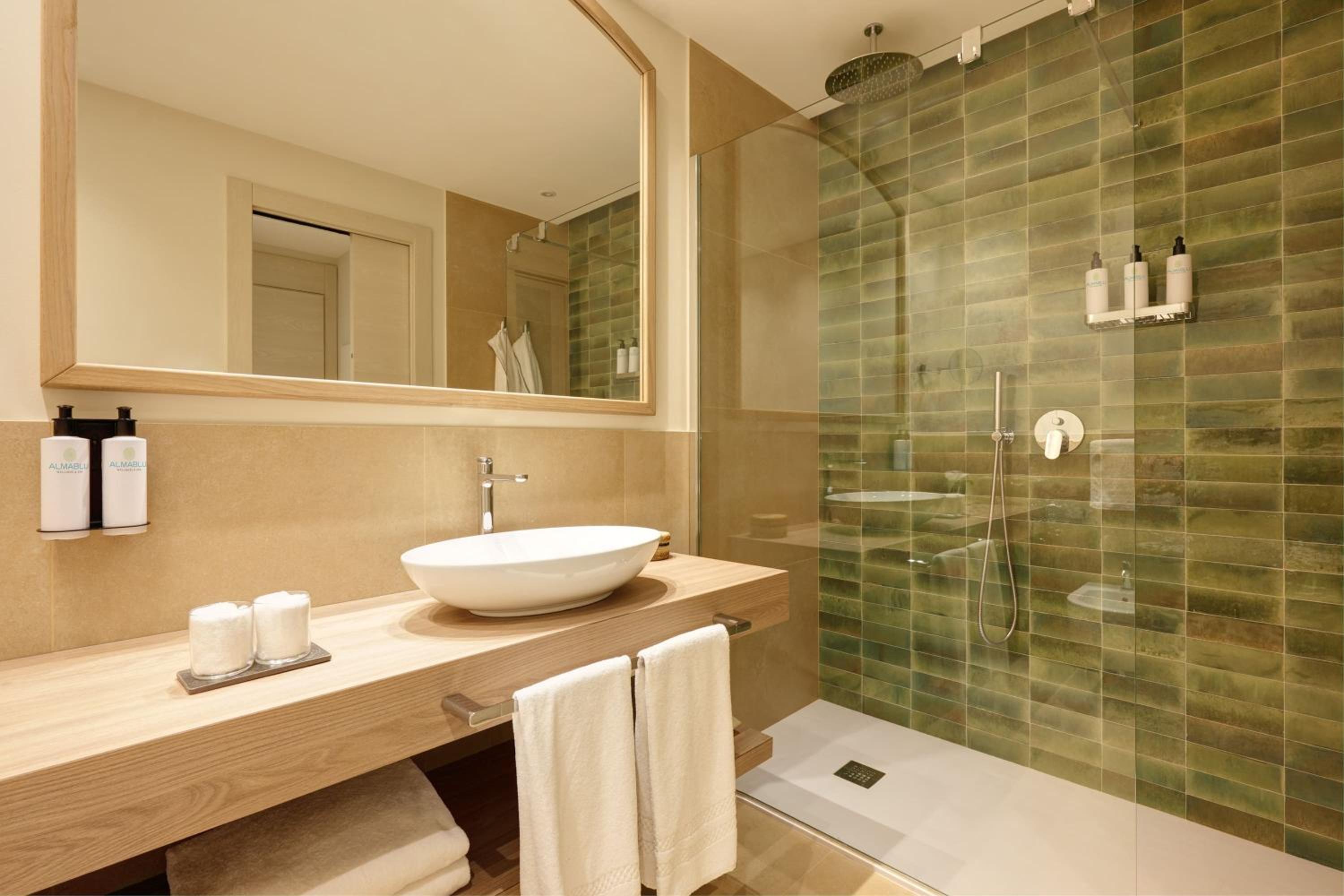 Superior Double Room with Garden View - Photo 3