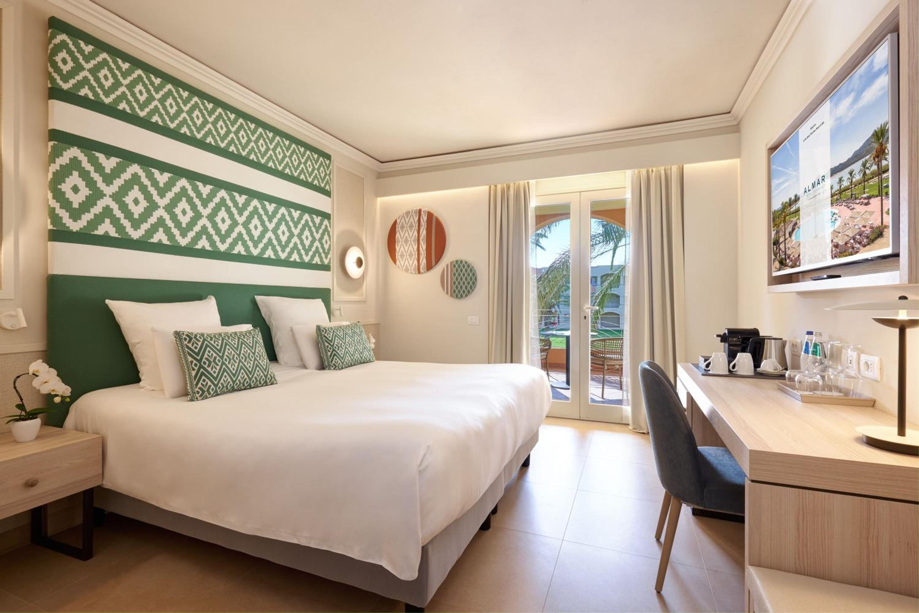 Superior Double Room with Garden View - Photo 1