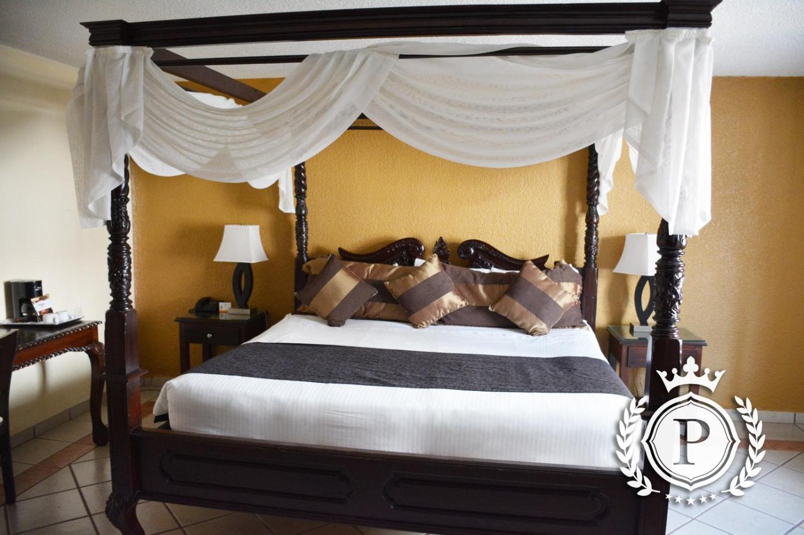 Deluxe King Room - Photo 6