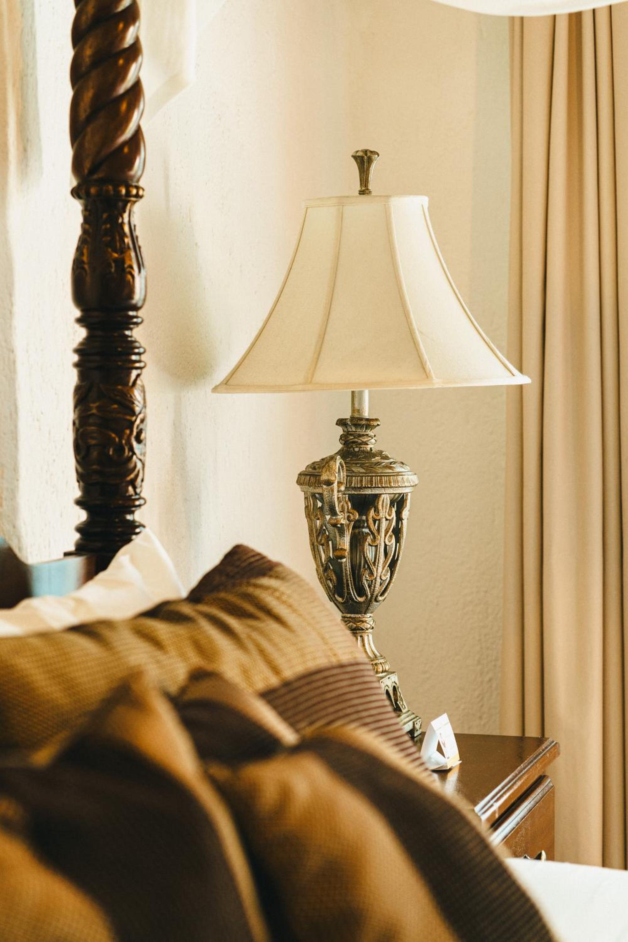 Deluxe King Room - Photo 20