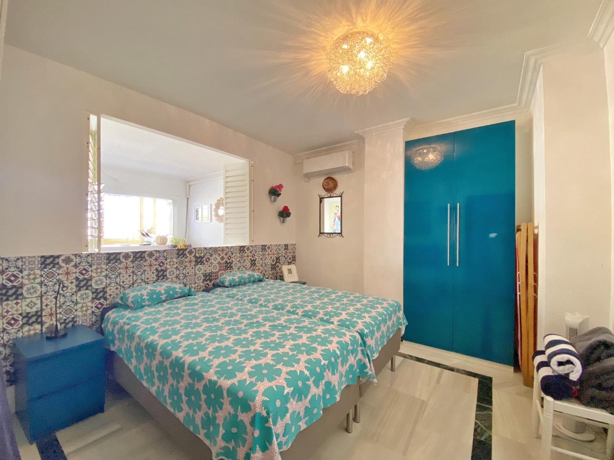Apartamento de dos habitaciones con vista al mar