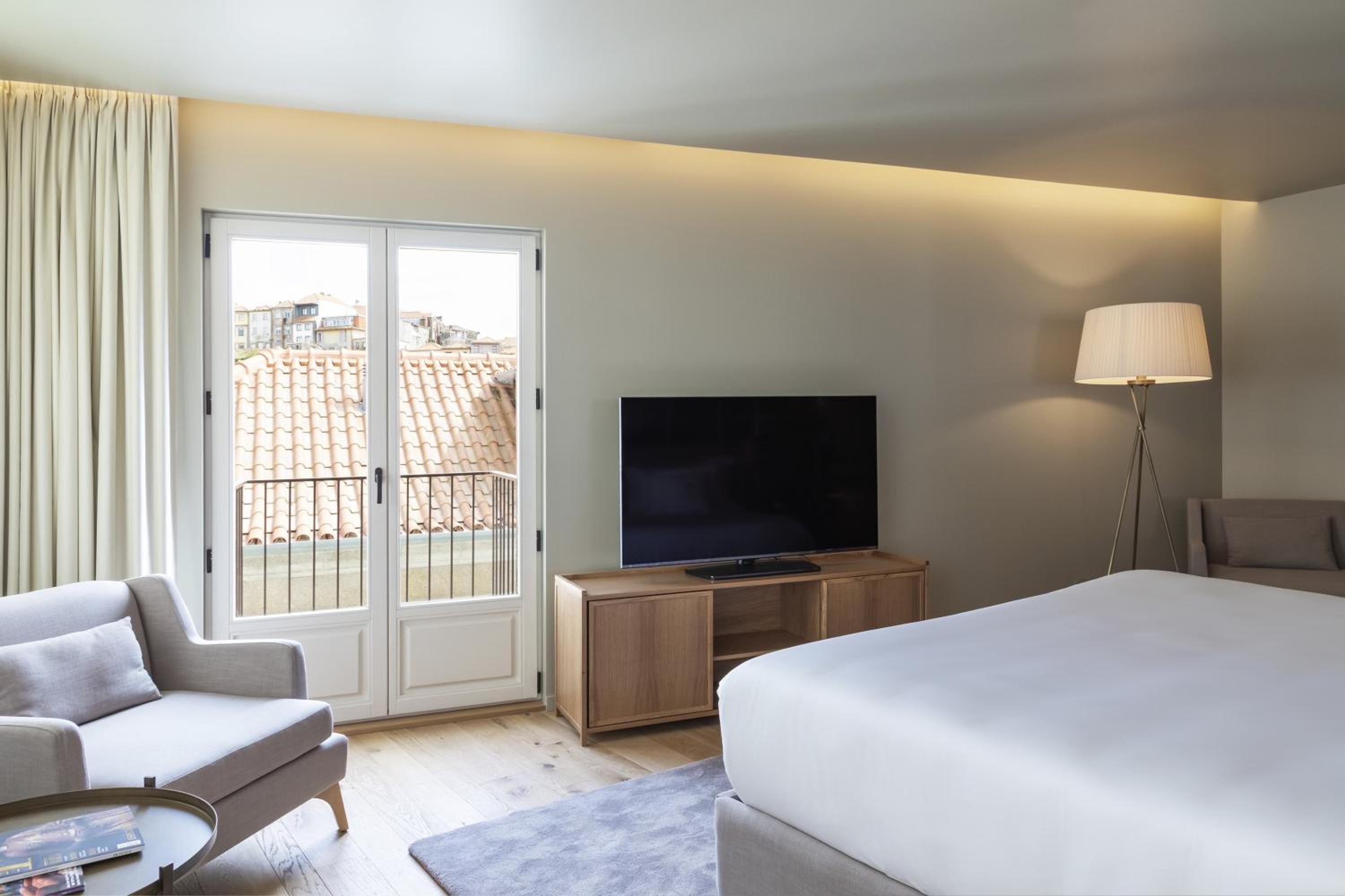 Premium King Room with Balcony and Cathedral View