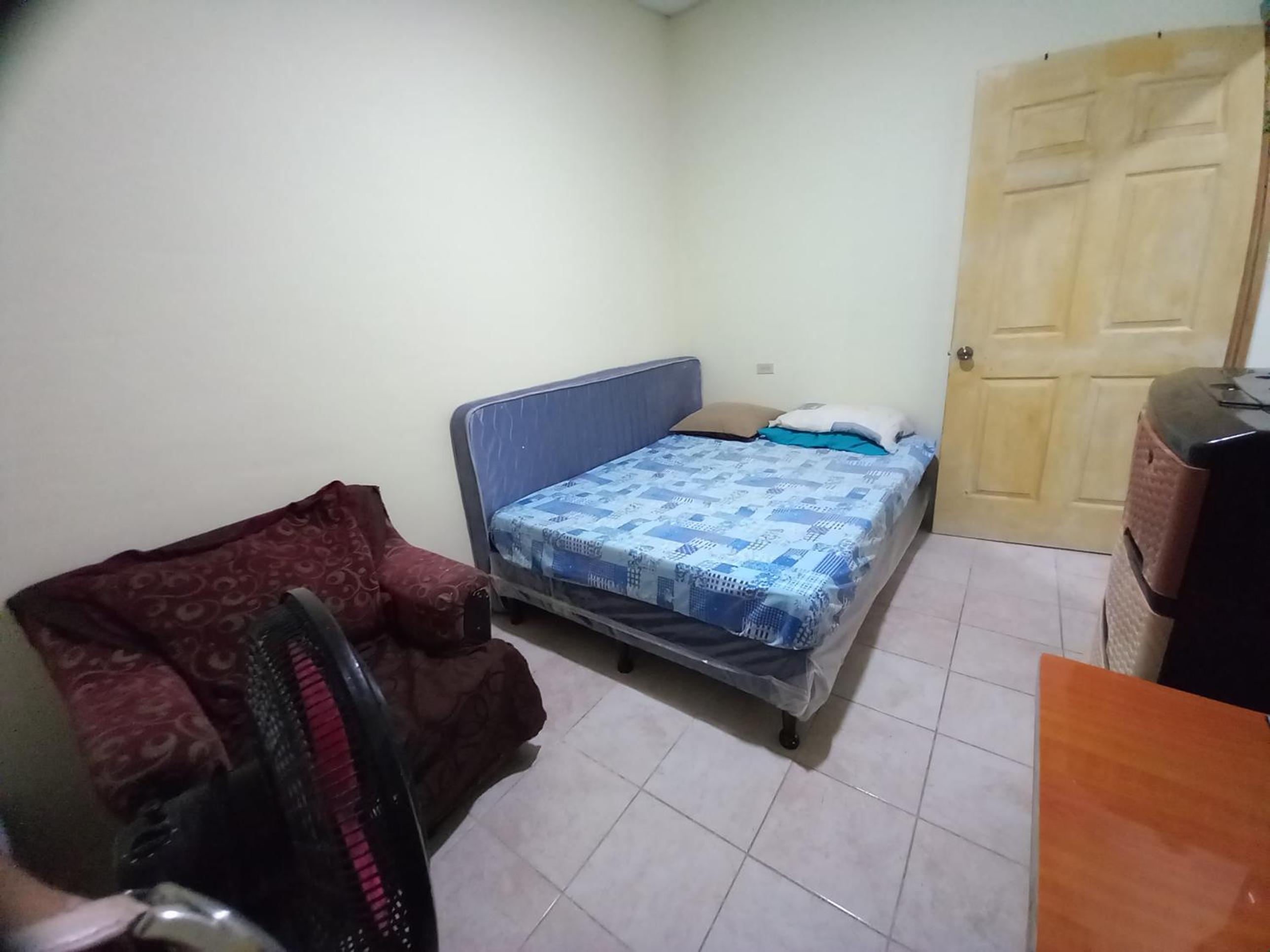 One-Bedroom House photo 1