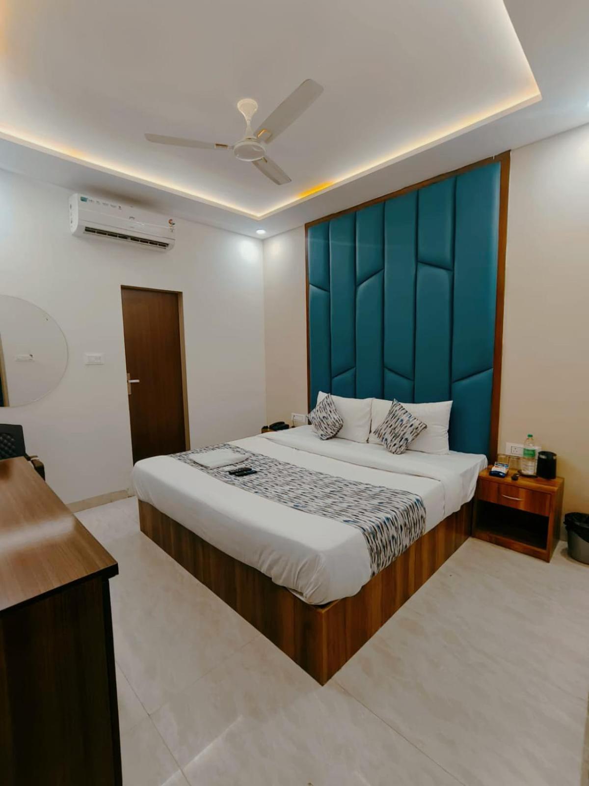 Deluxe Room - Photo 2