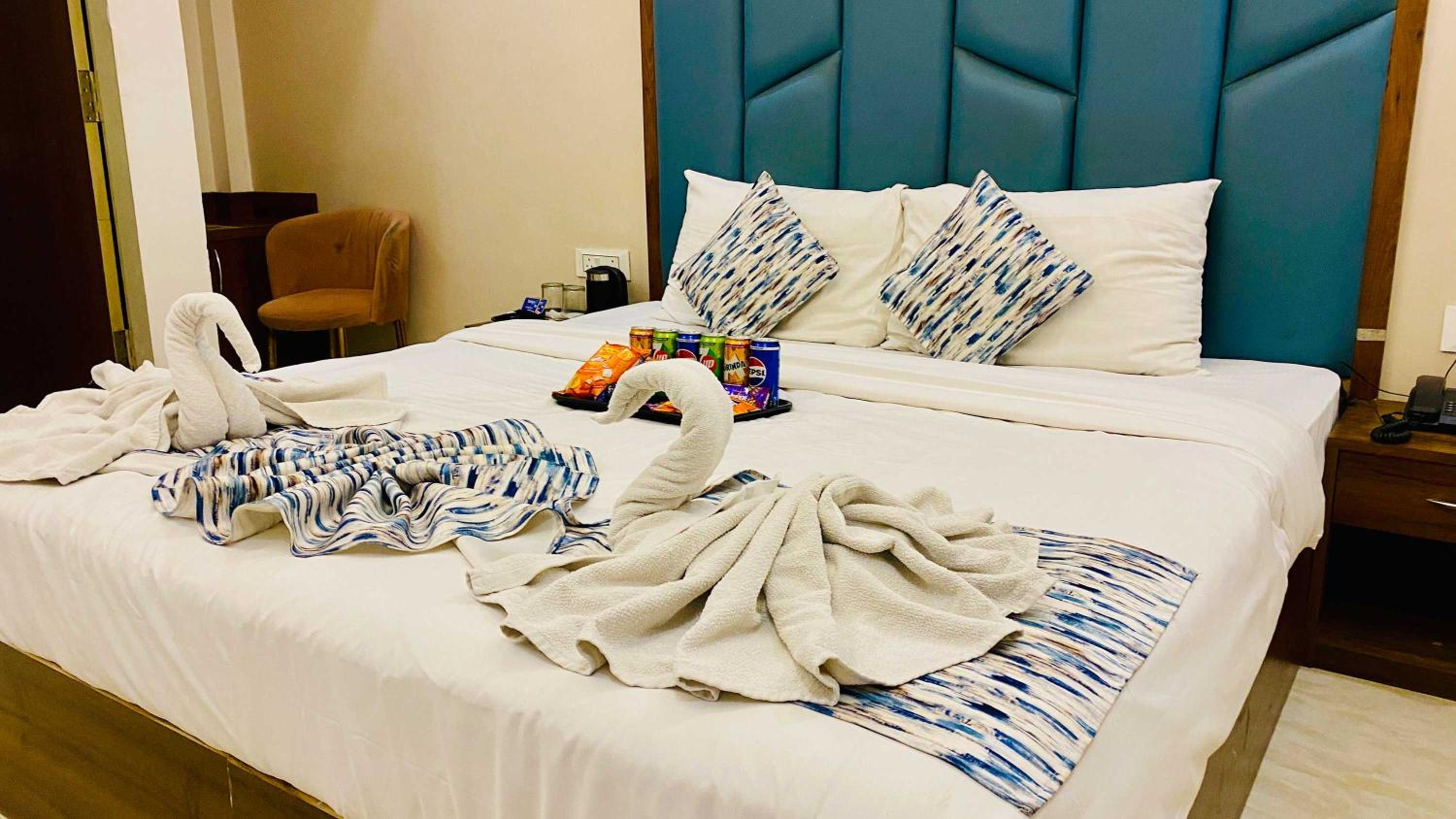 Deluxe Room - Photo 5