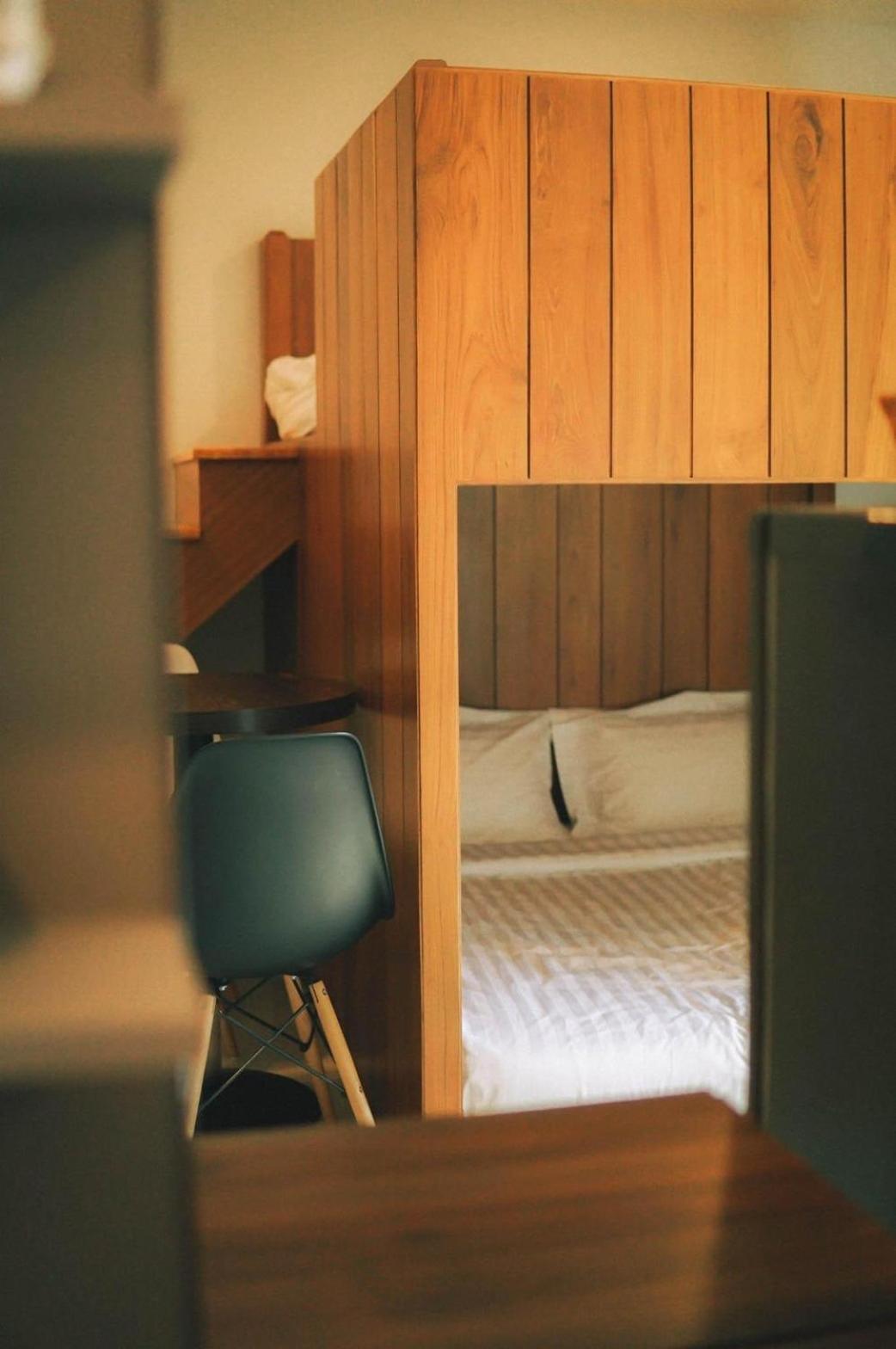 Quadruple Room with Private Bathroom - Photo 11