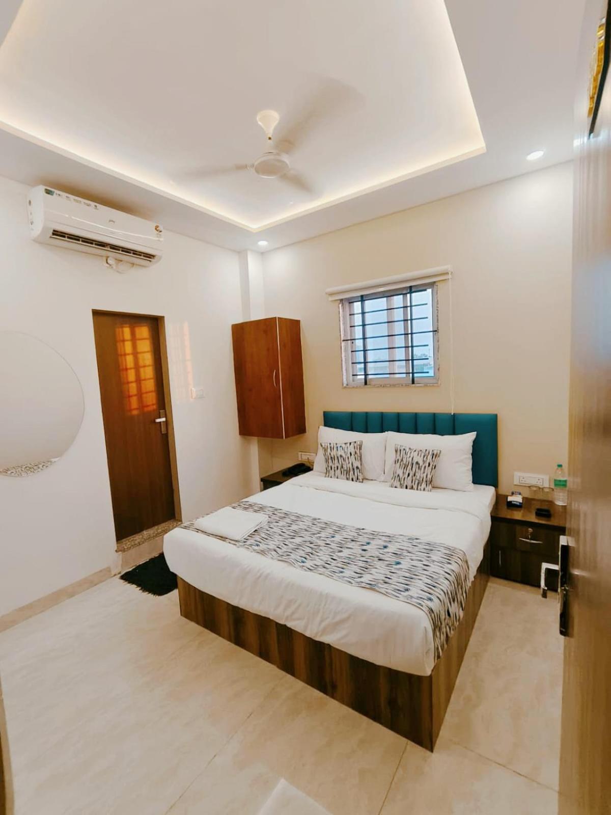 Deluxe Room - Photo 10
