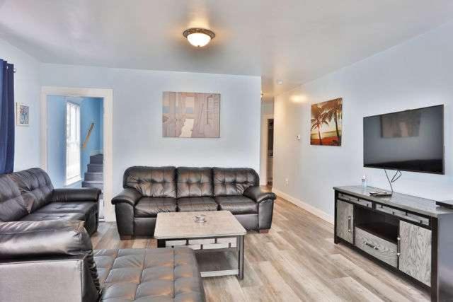 Apartment photo 2
