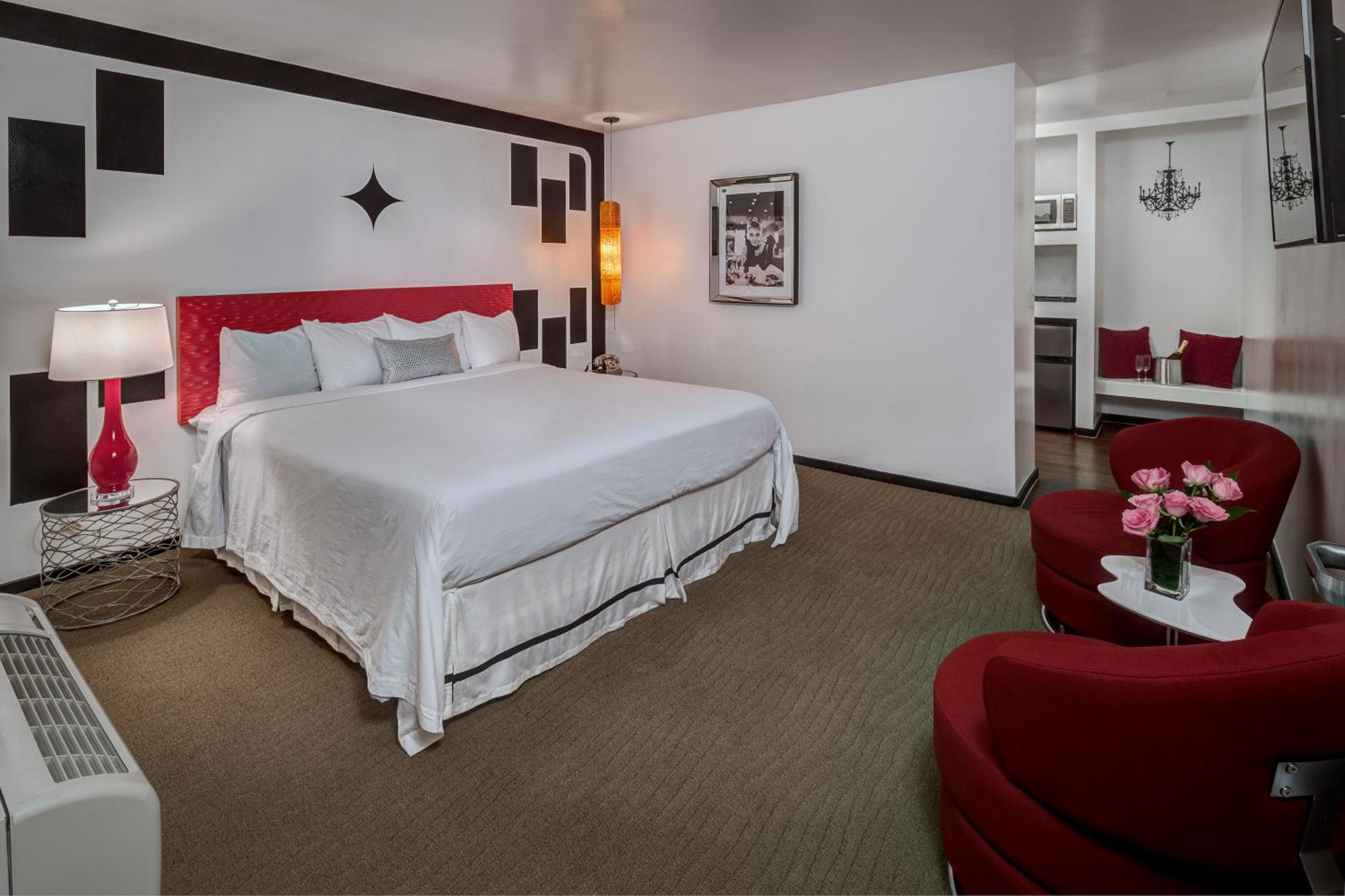 Superior King Room - Photo 4