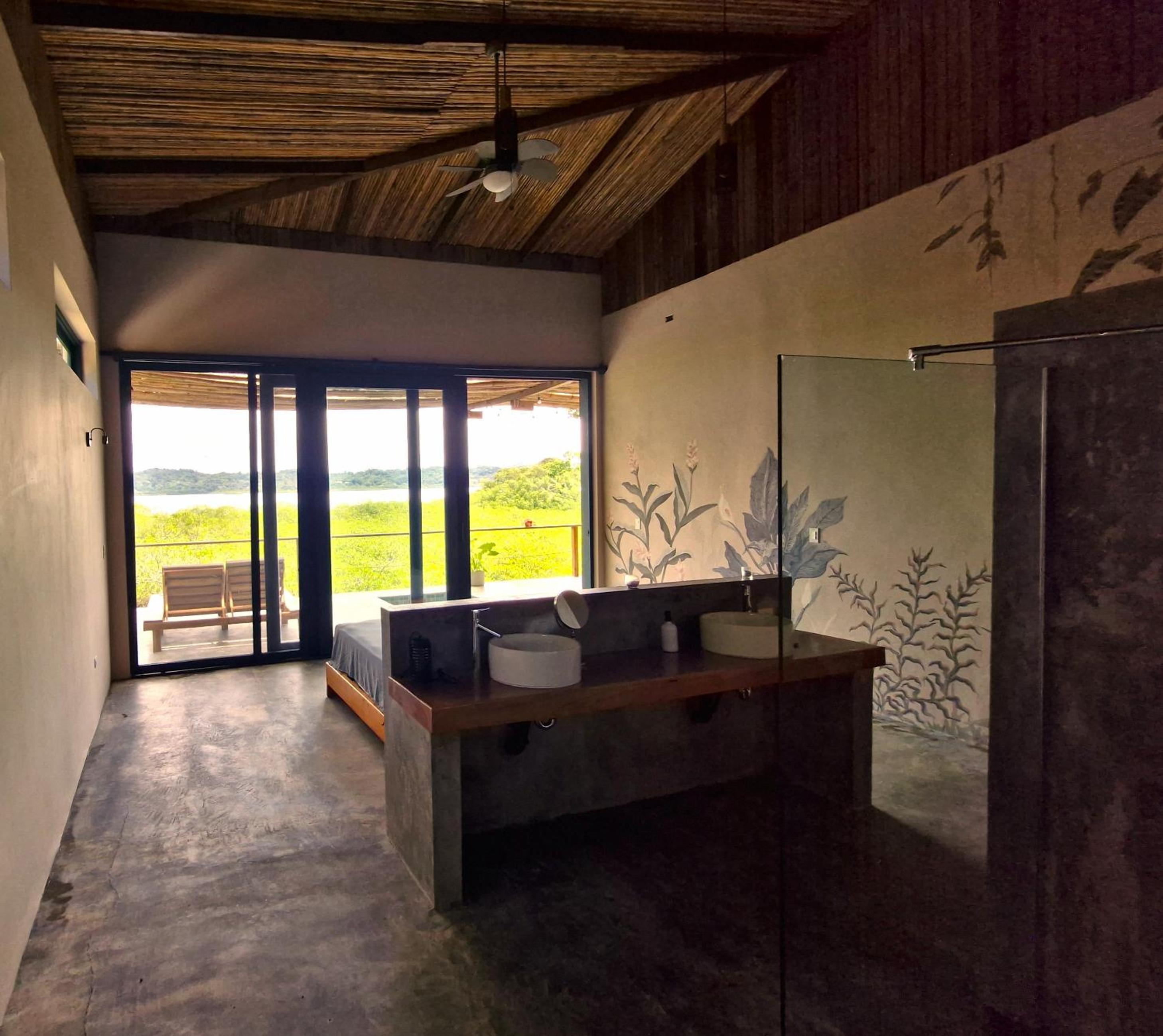 Deluxe Double Room with Balcony and Sea View photo 3