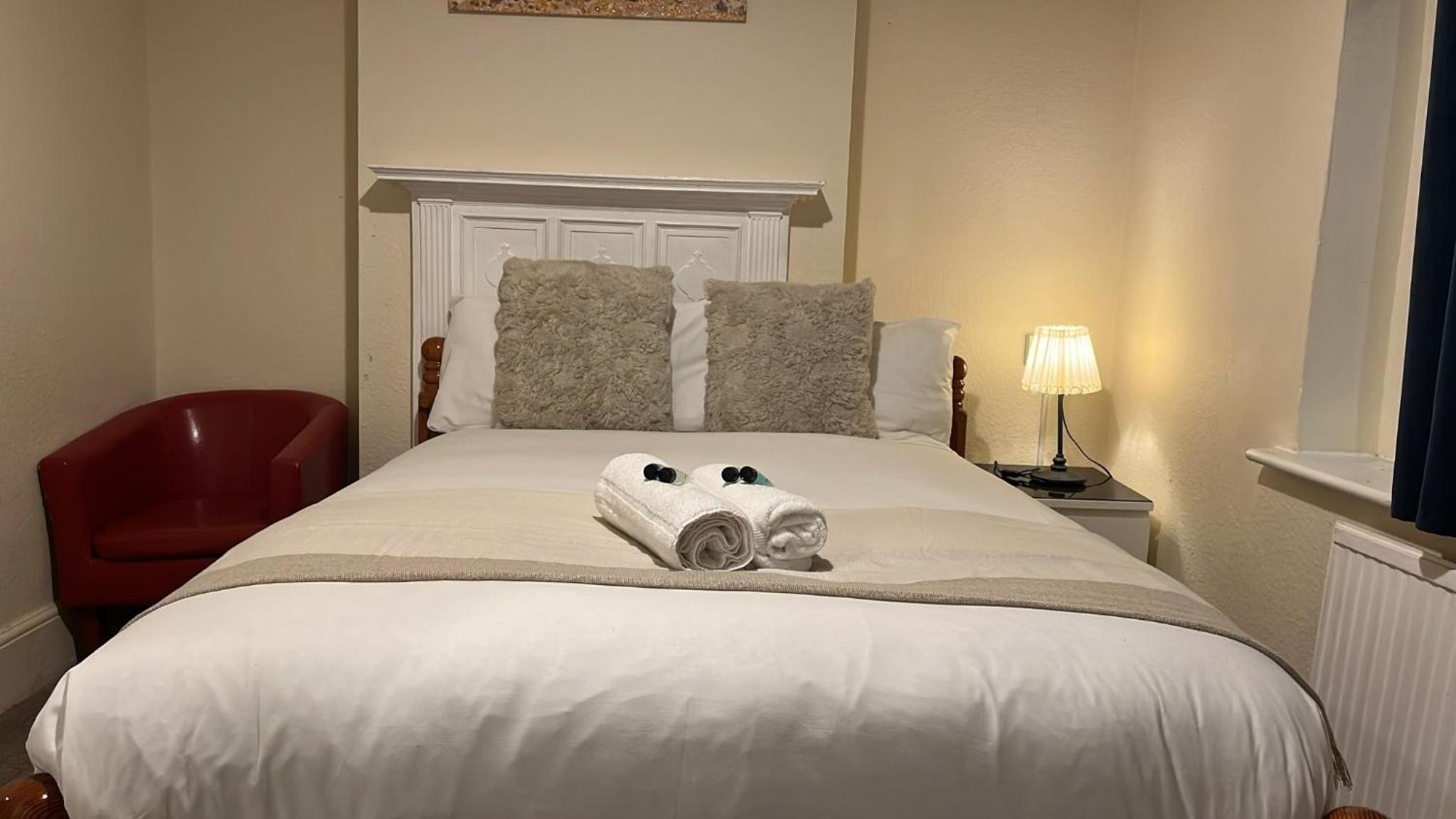 Double Room with Shared Bathroom